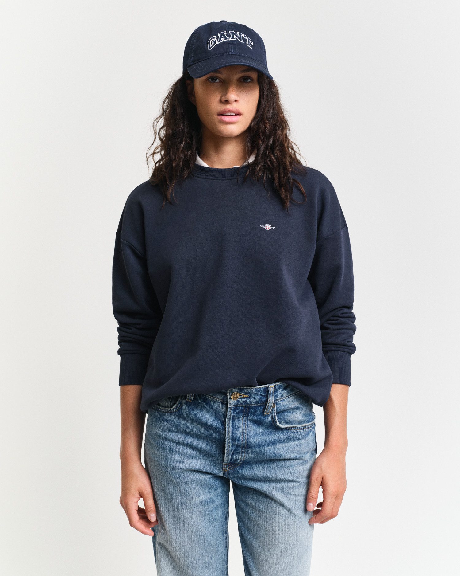 Gant Sweatshirt SHIELD C-NECK SWEAT Grafische GANT-borduursel op de borst