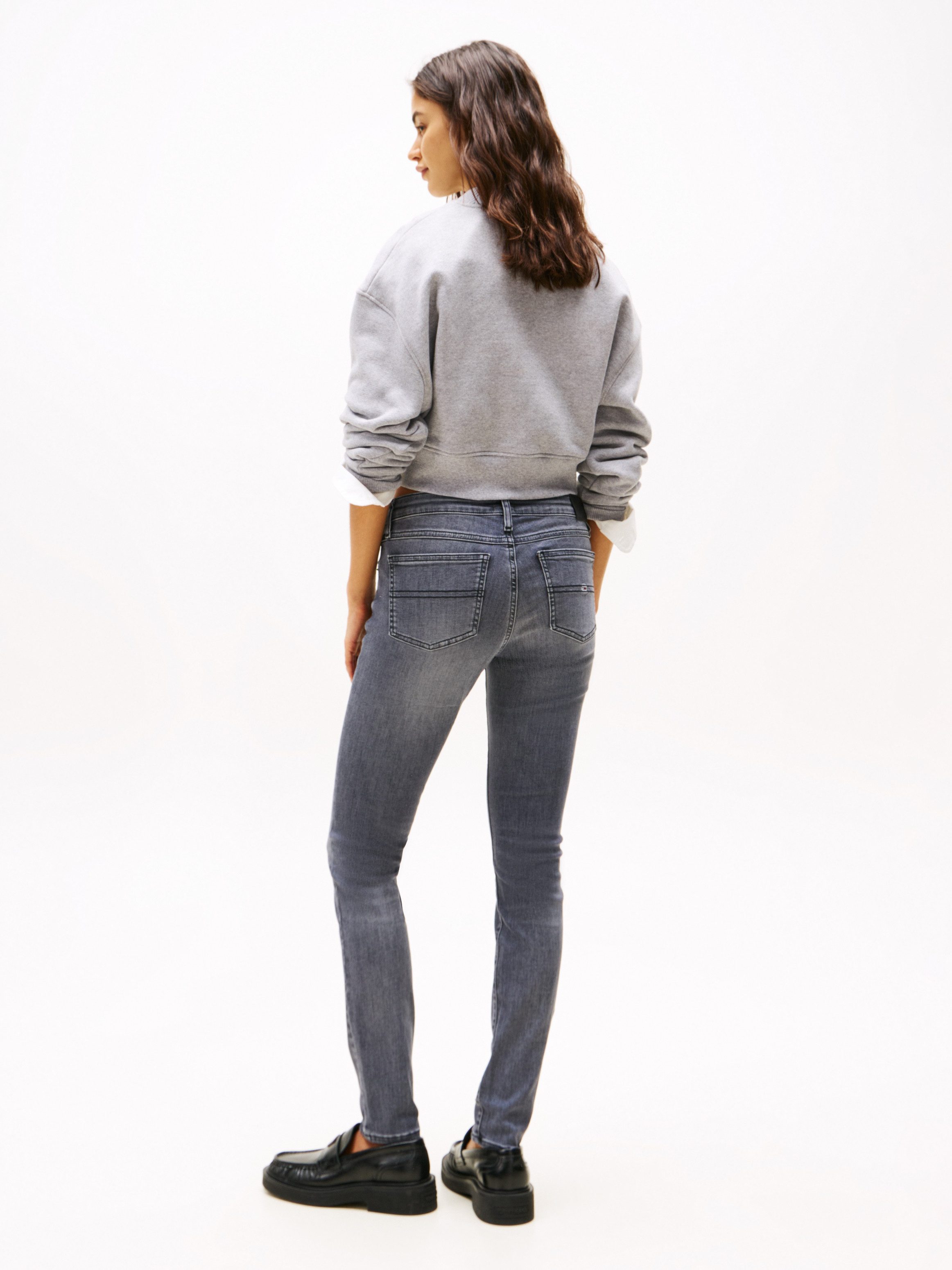 TOMMY JEANS Skinny fit jeans Sophie Low Waist Skinny met logo-badge, in enkel-lengte