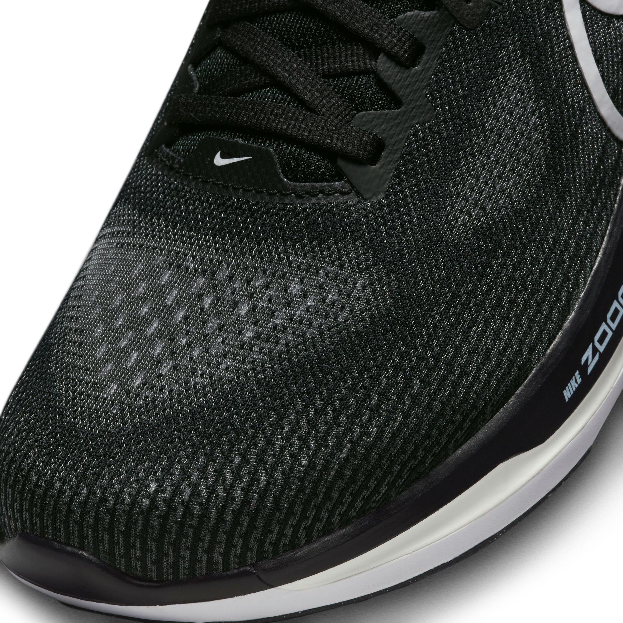 Nike Runningschoenen Vomero 17