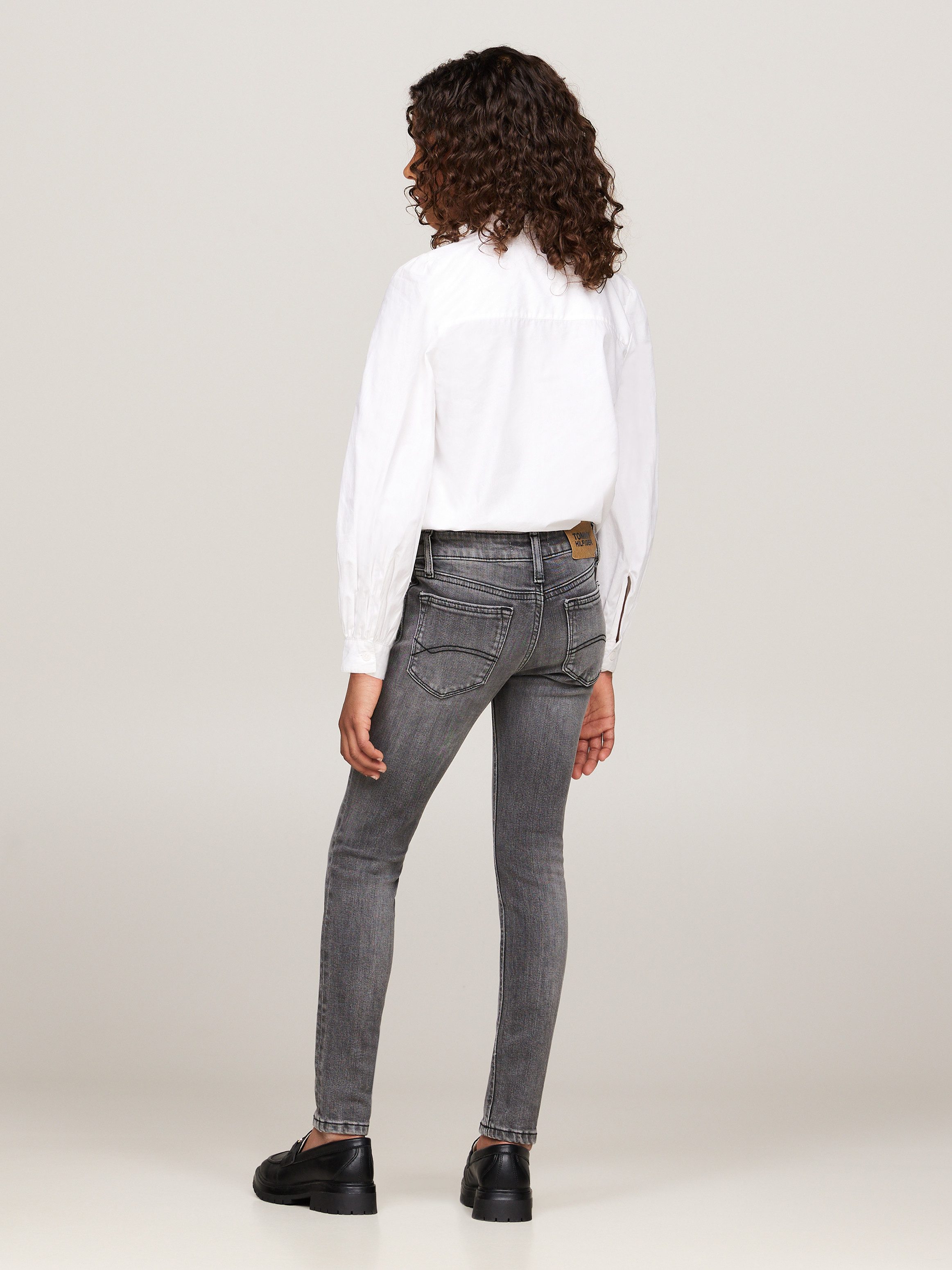 Tommy Hilfiger Skinny fit jeans NORA SKINNY MID GREY WASH DENIM Kinderen tot 16 jaar met logo-opdruk
