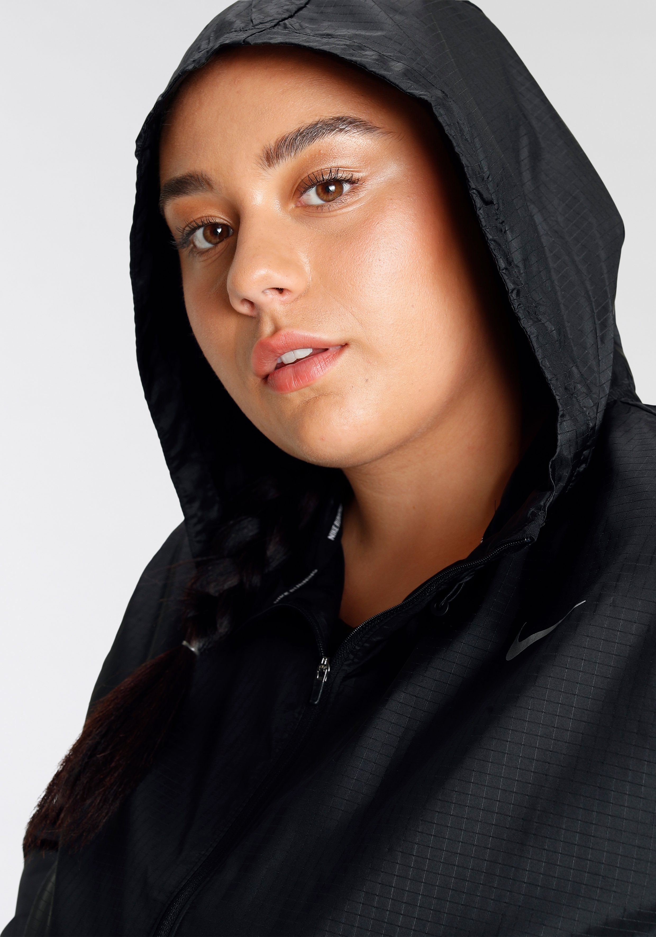 Nike Runningjack Essential WoMen's Running Jacket (Plus Size)
