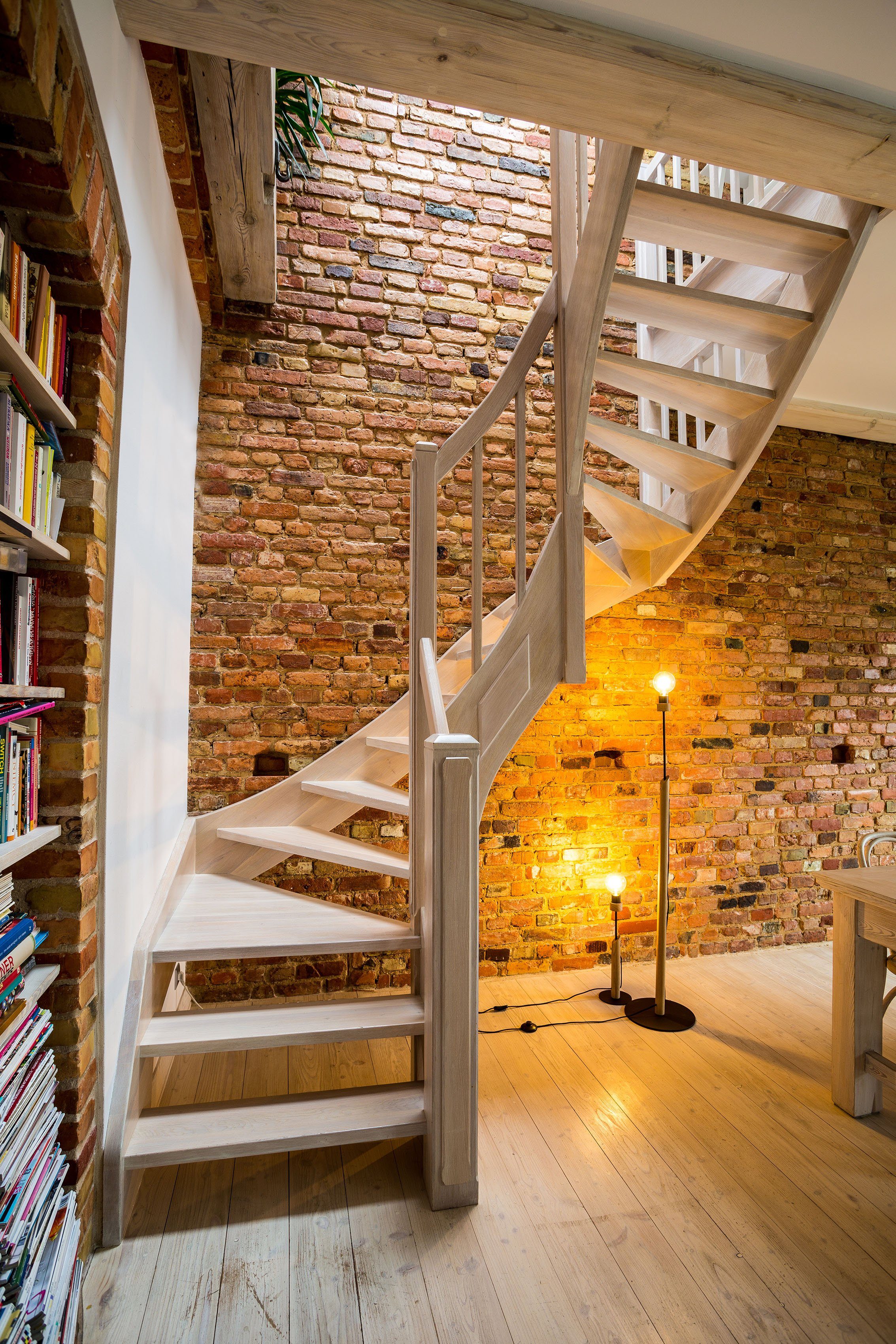 BRITOP LIGHTING Staande lamp SOLANGE Van eikenhout (1 stuk)