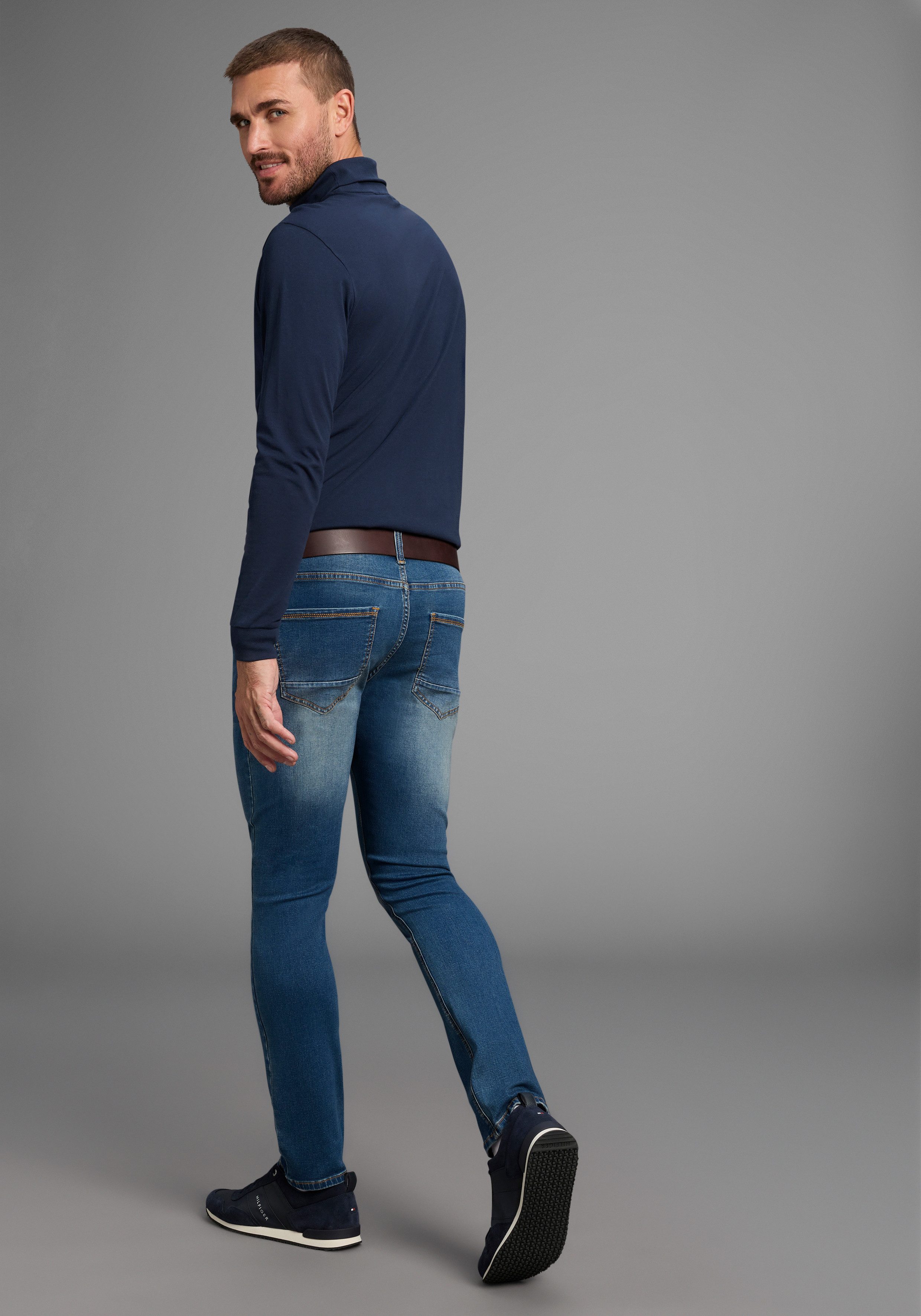 Bruno Banani Slim fit jeans Grady smalle pasvorm, lage taillehoogte, met steekzakken