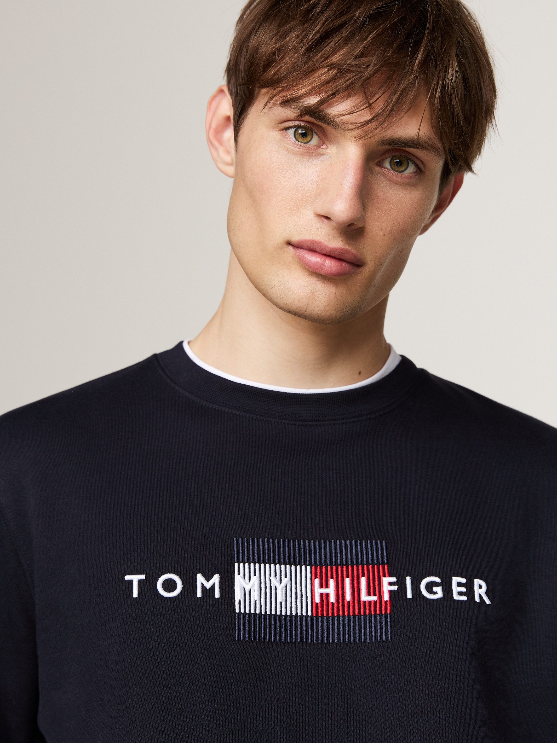 Tommy Hilfiger Sweatshirt HILFIGER FLAG EMBRO SWEATSHIRT meerkleurige borduursel op de borst