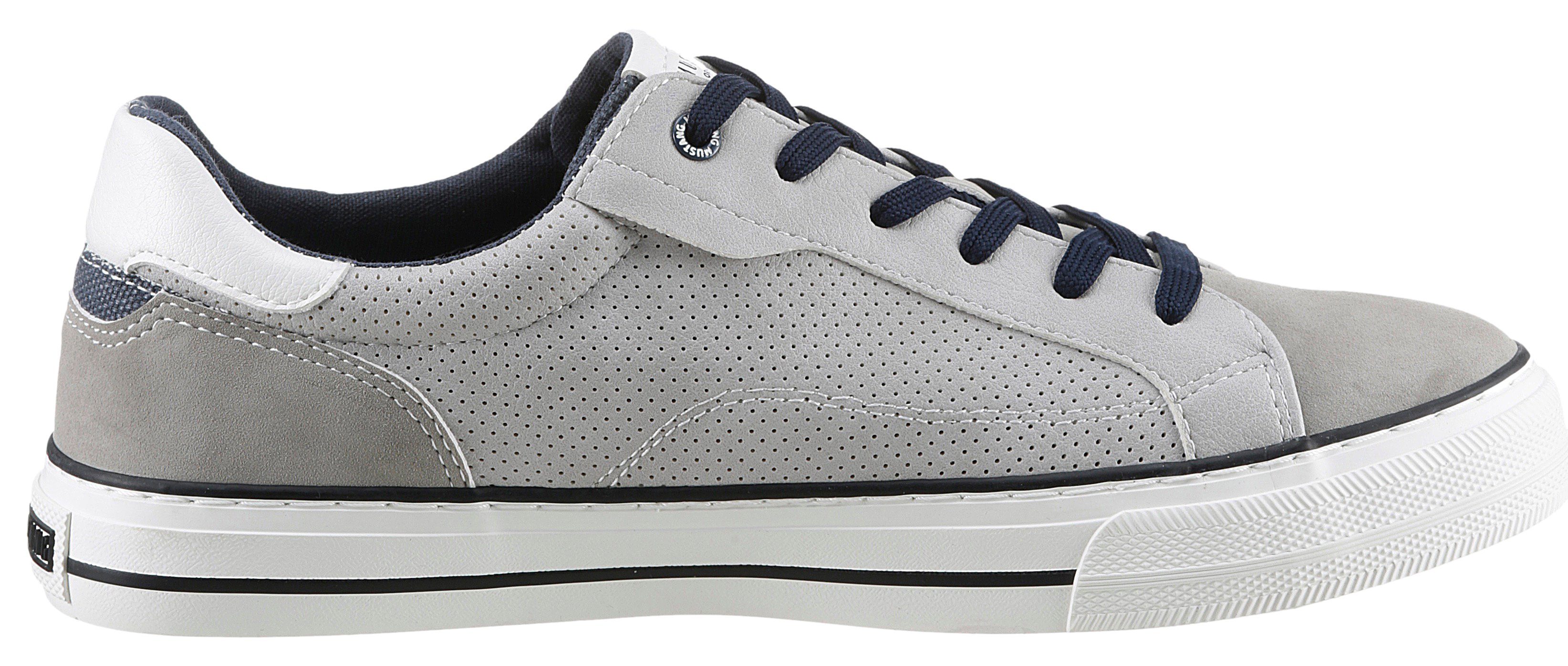 Mustang Shoes Sneakers , vrijetijdsschoen, lage schoen, veterschoen met zijlijke perforatie