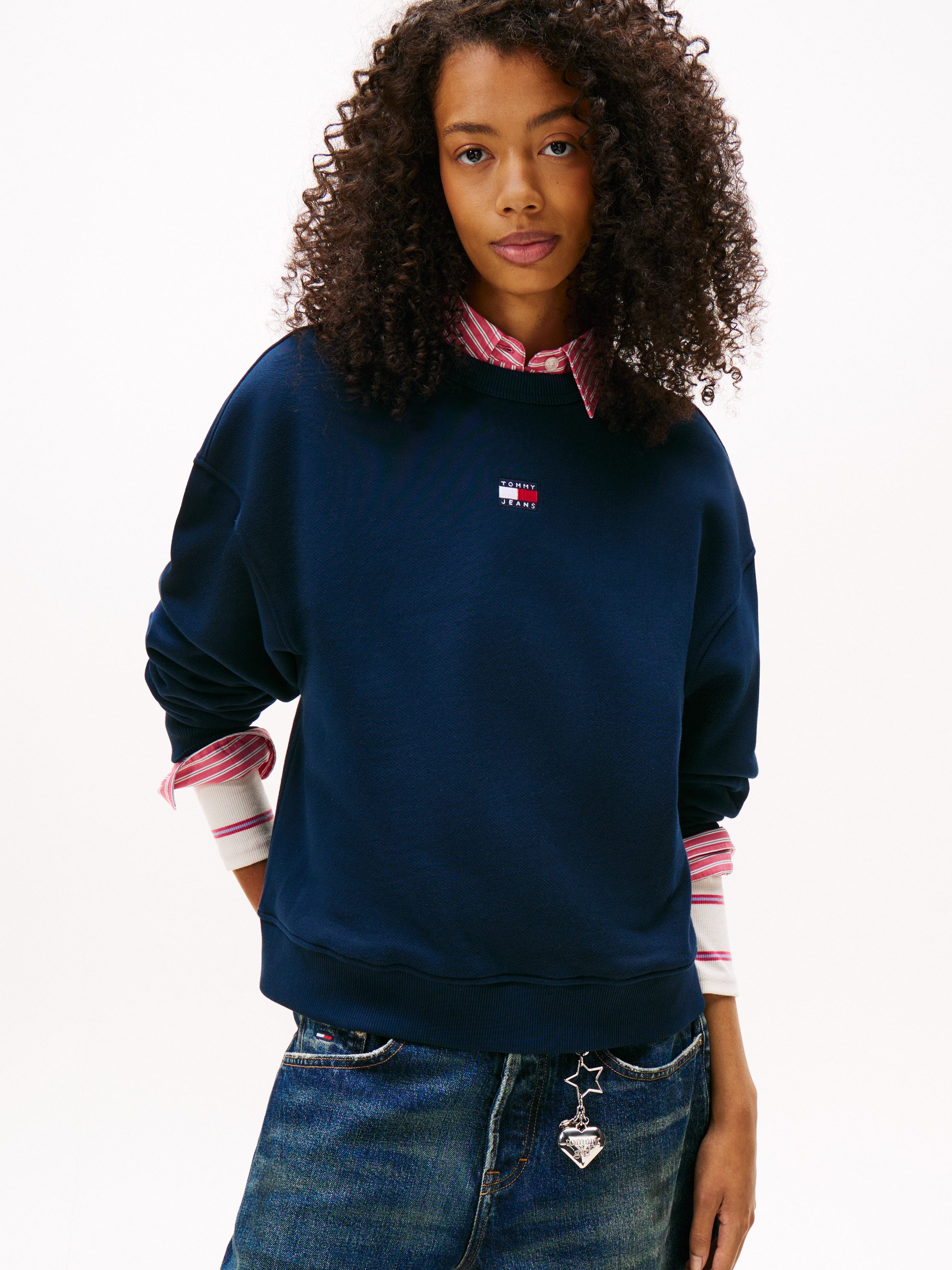 TOMMY JEANS Sweatshirt TJW BXY BADGE met drop-shoulder design en logo aan de voorkant