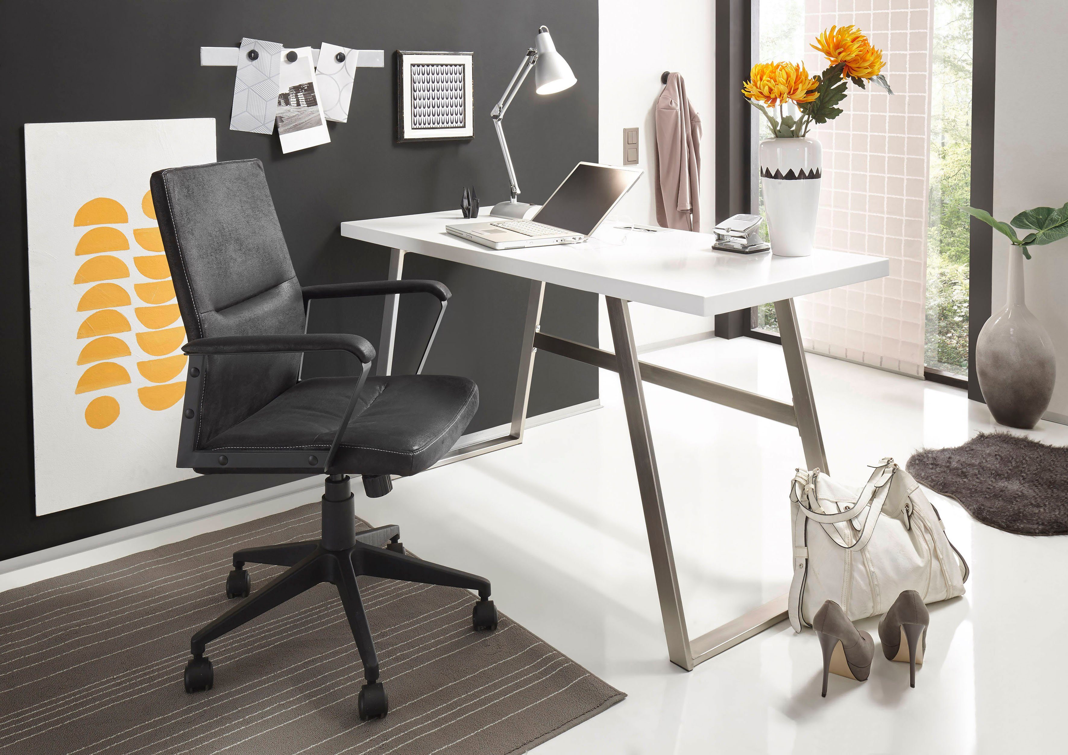 MCA furniture Bureau ANDRIA Matwit gelakt met kabeldoorvoer, breedte 140 cm