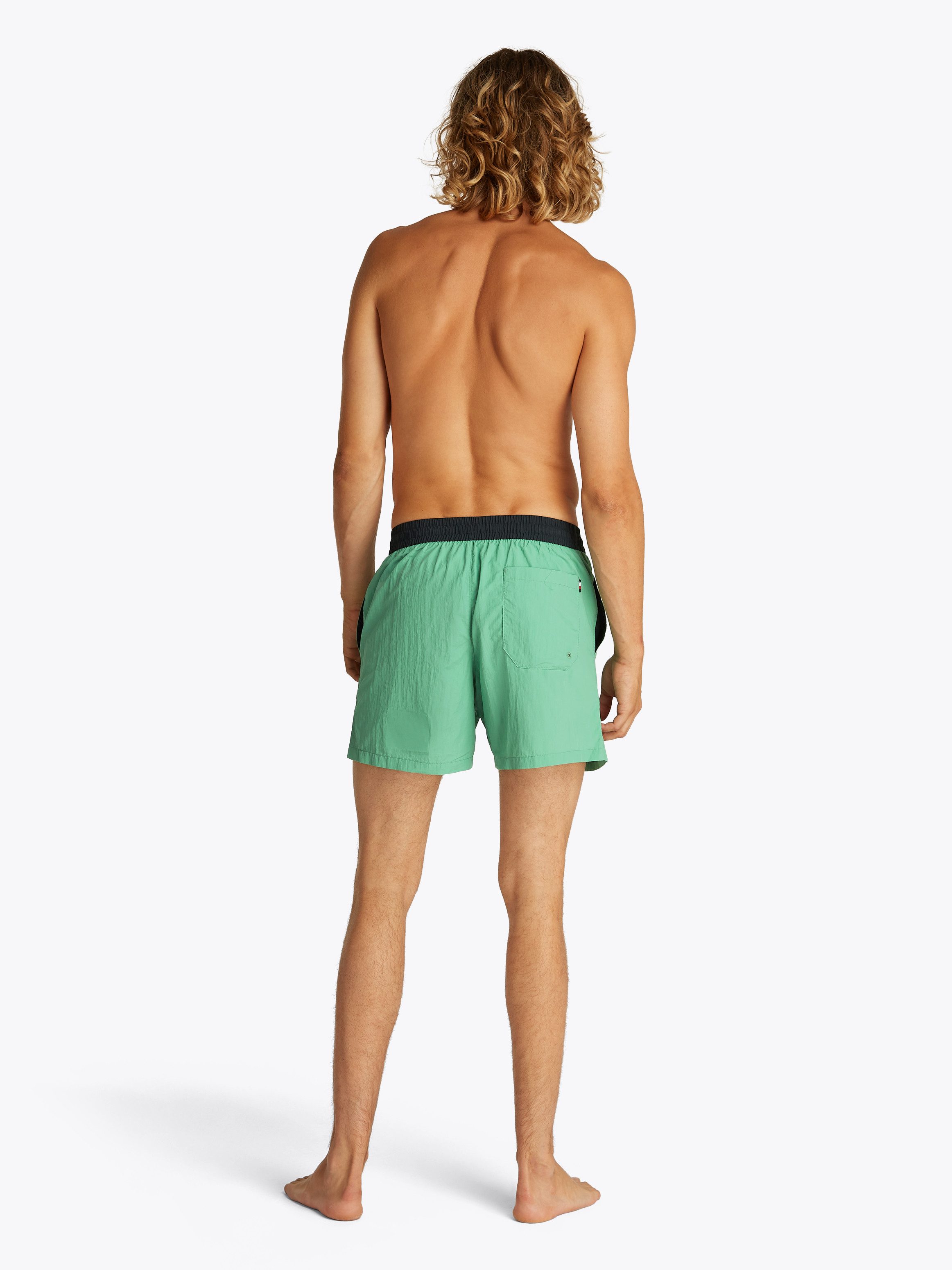 Tommy Hilfiger Swimwear Zwemshort MEDIUM DRAWSTRING met logo-patch, met contrasterende band