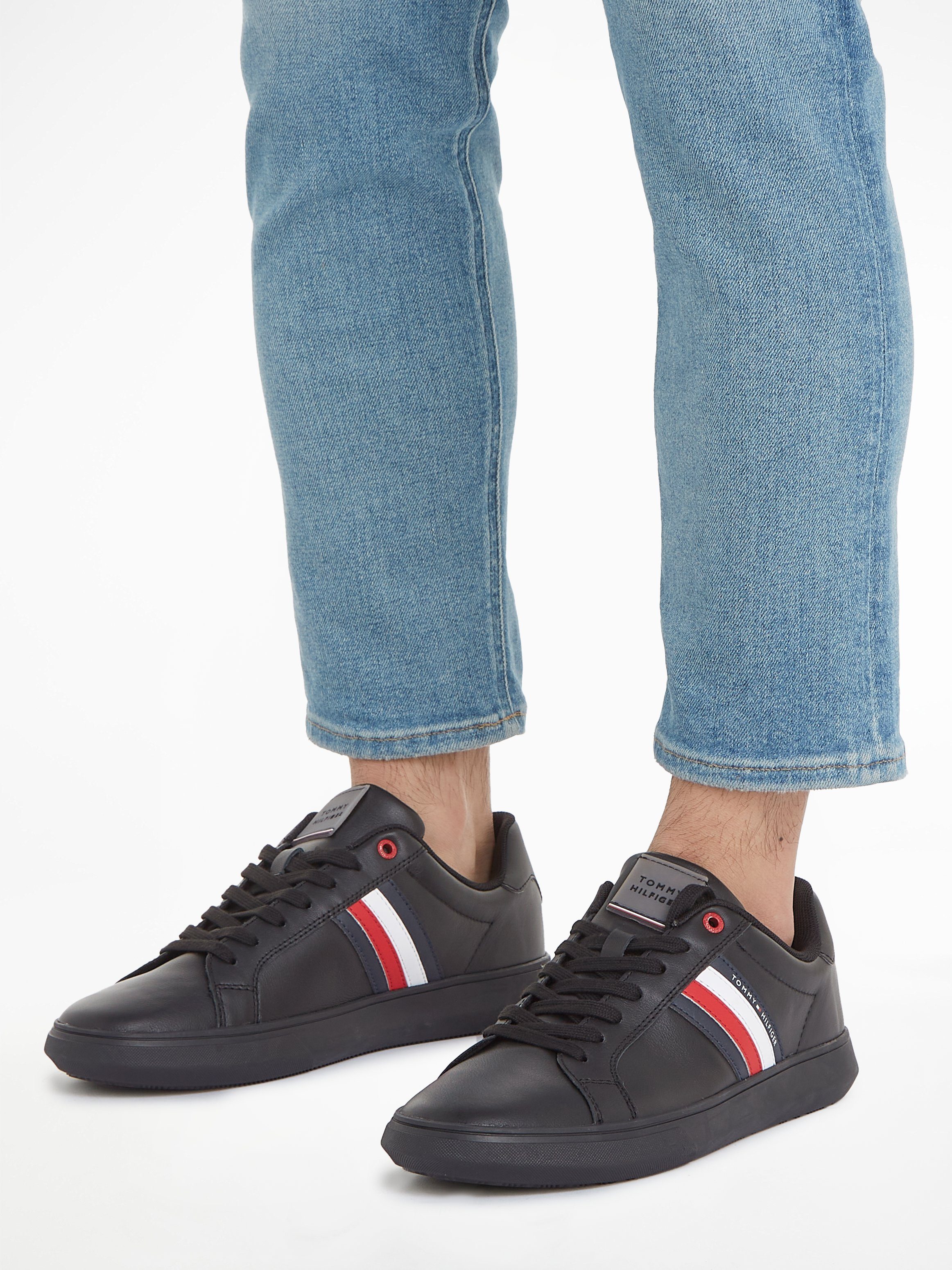 Tommy Hilfiger Sneakers ESSENTIAL LEATHER CUPSOLE met typische strepen, vrijetijdsschoen, lage schoen, veterschoen