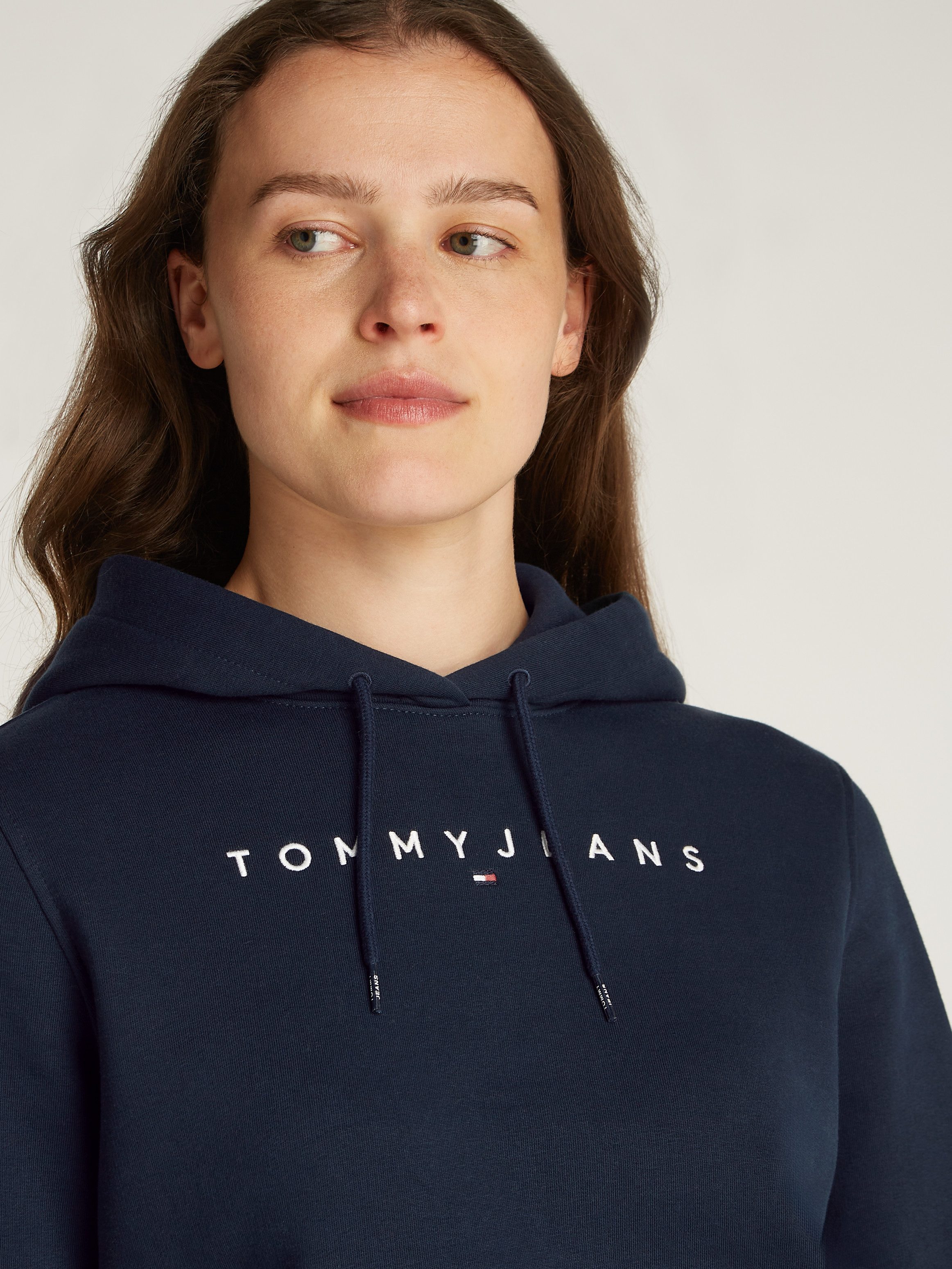 TOMMY JEANS Hoodie TJW REG LINEAR HOODIE met een logo-opschrift