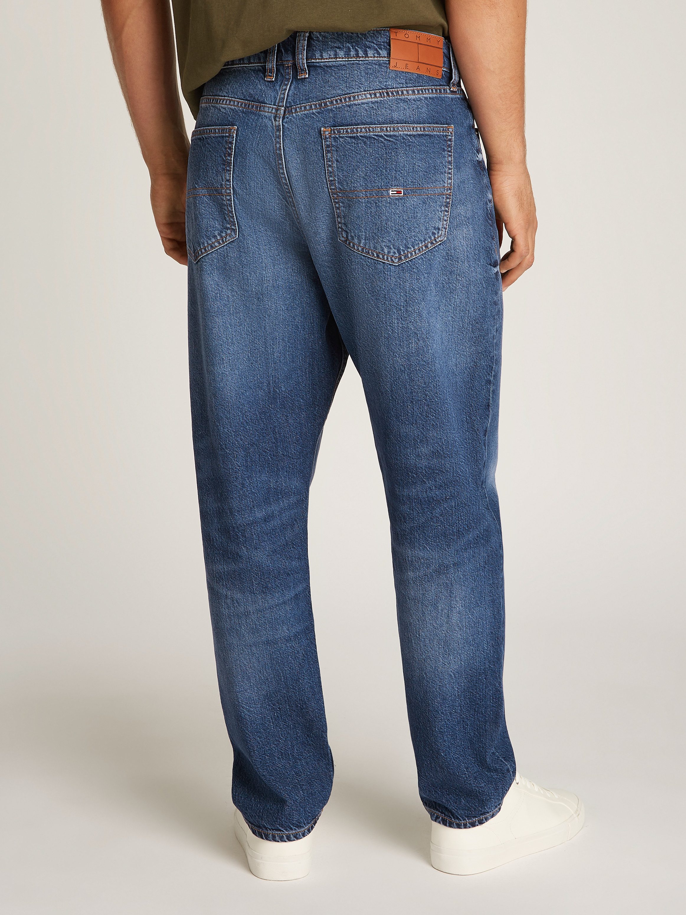 TOMMY JEANS Tapered jeans Isaac Relaxed Tapered