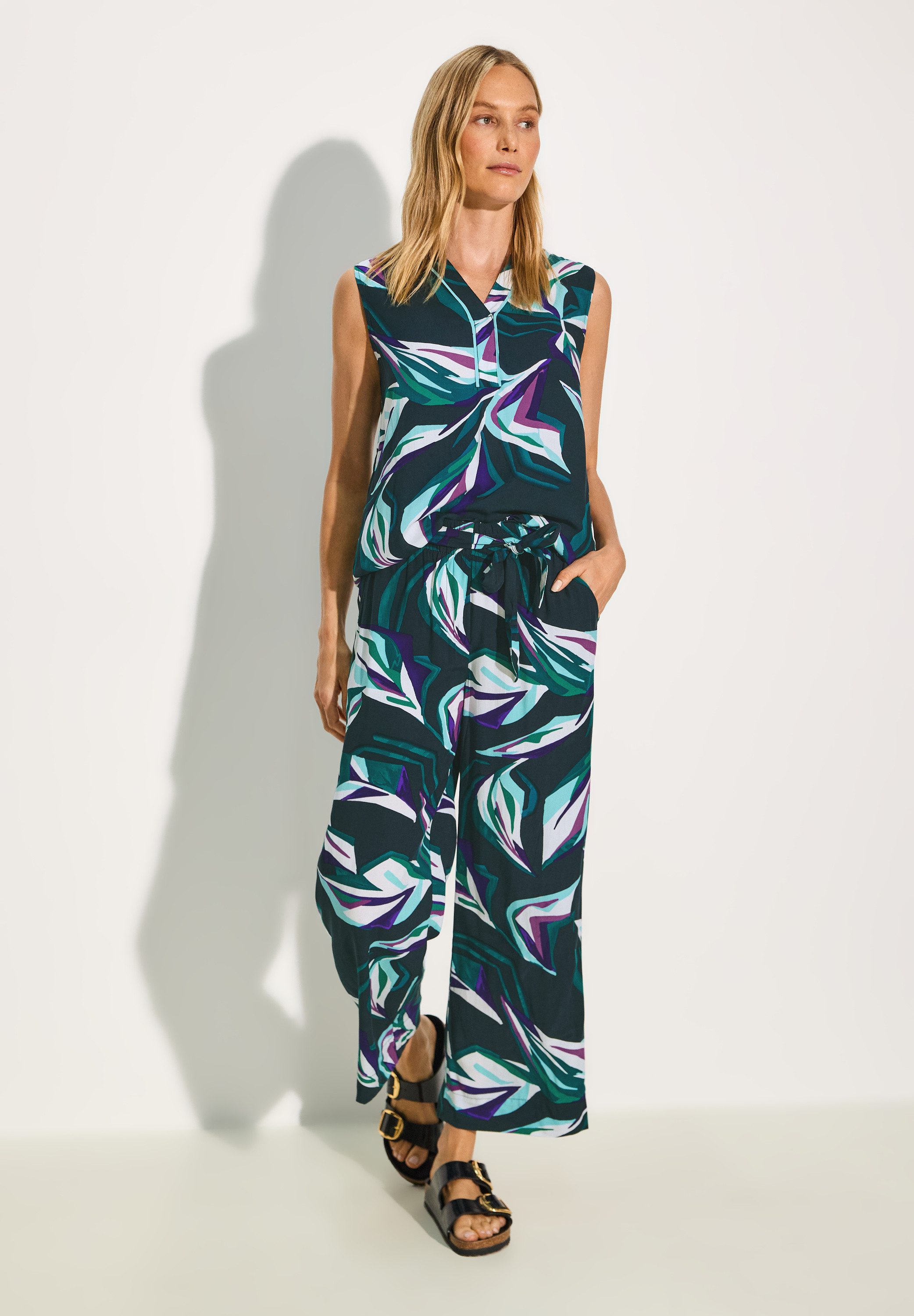 Cecil Top met tuniekhals
