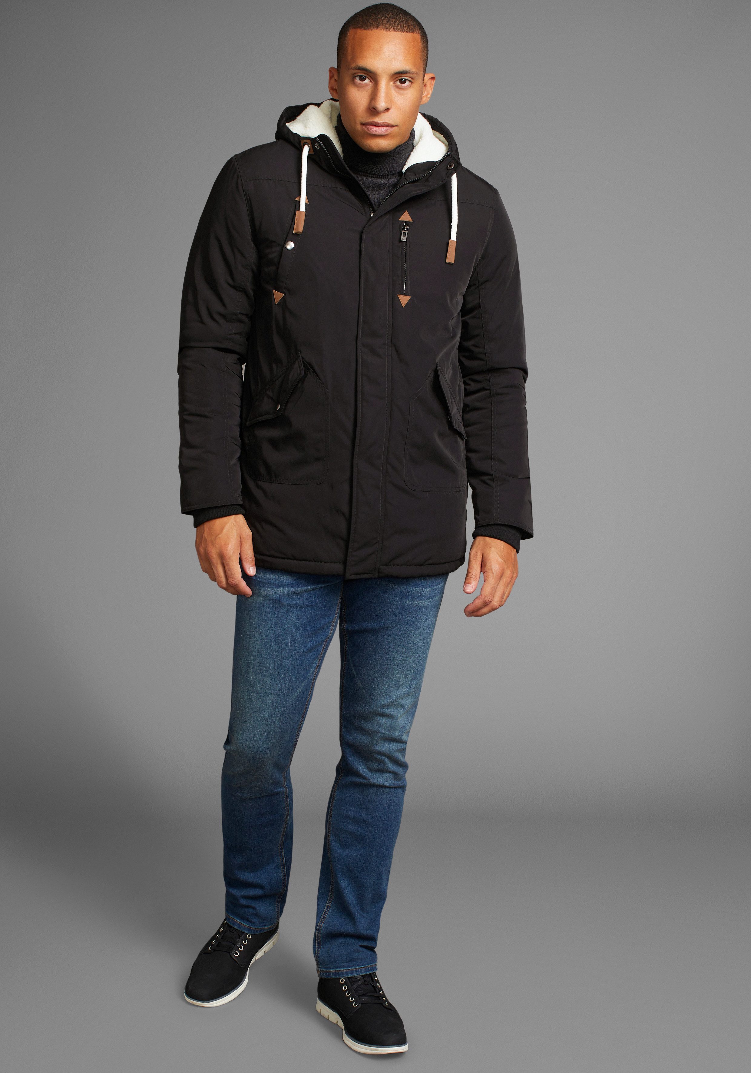 Bruno Banani Winterjack modieuze stijl getailleerde pasvorm met capuchon met koord