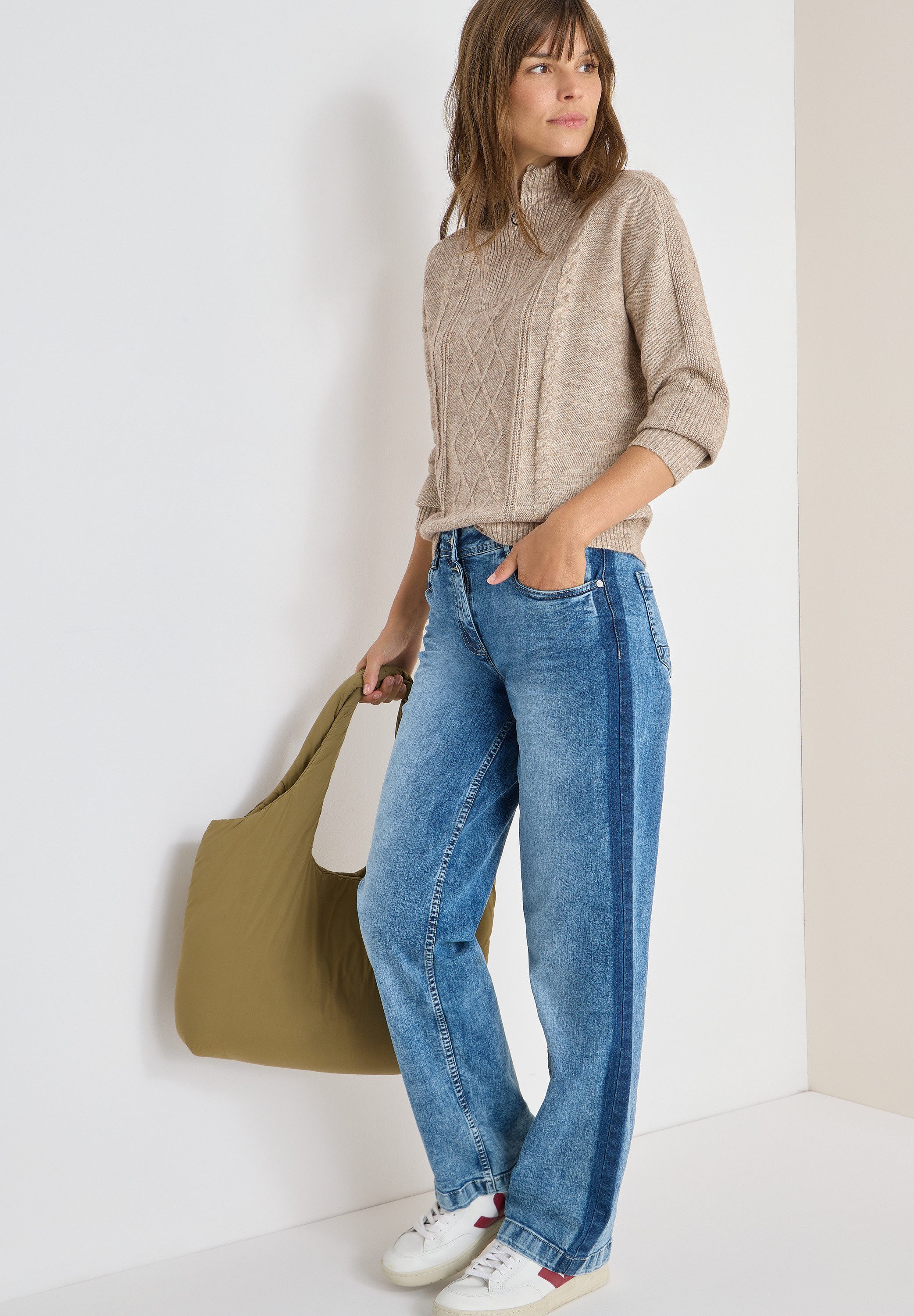 Cecil Gebreide trui met troyerkraag en fijn breipatroon