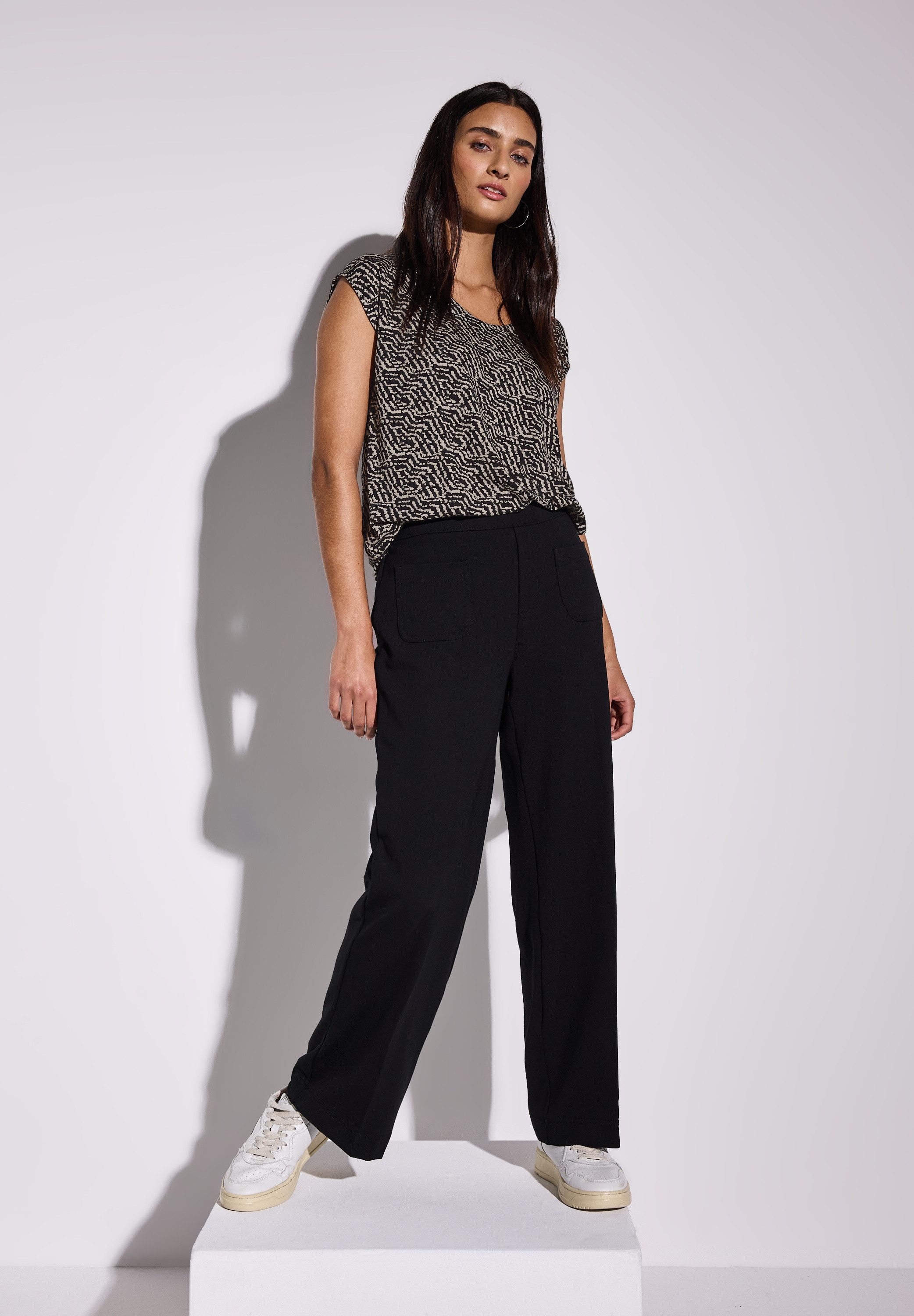 STREET ONE Shirttop met grafisch patroon en v-hals