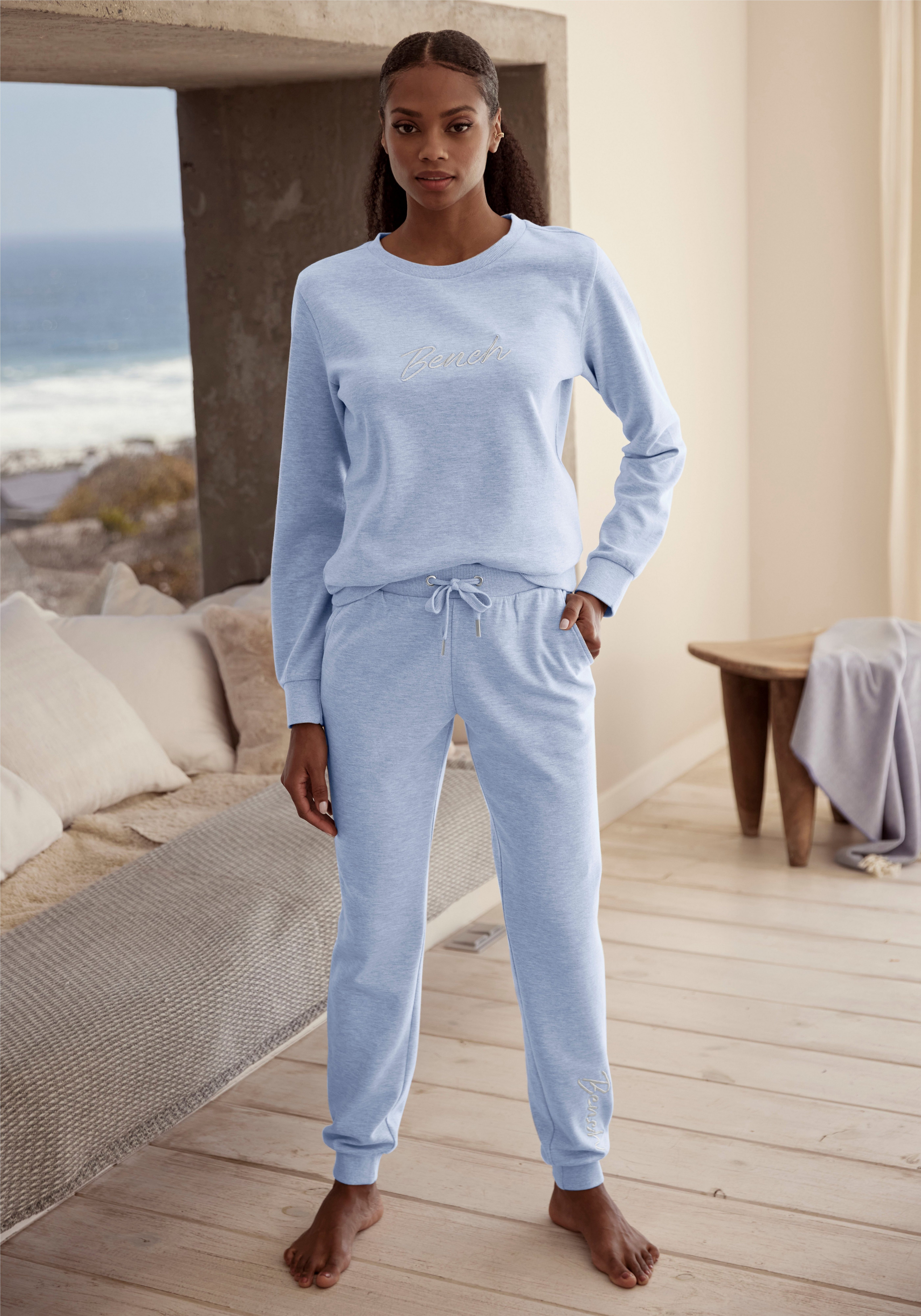 Bench. Loungewear Relaxbroek -loungebroek sweatbroek met glanzende logo-borduurwerk loungewear loungepak
