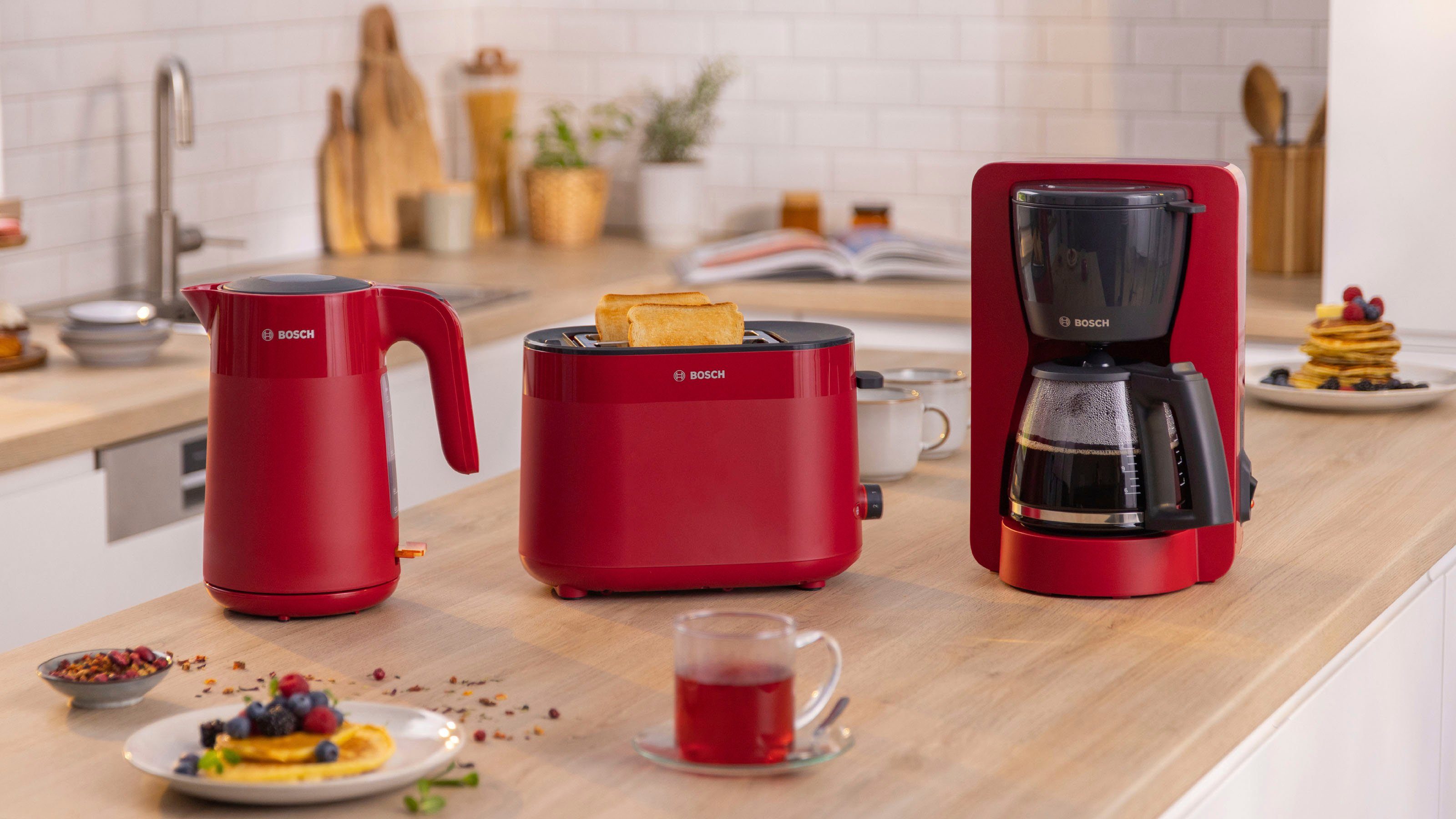 BOSCH Waterkoker TWK2M164, 1,7 l, Automatische uitschakeling, weergave aantal kopjes, mat rood
