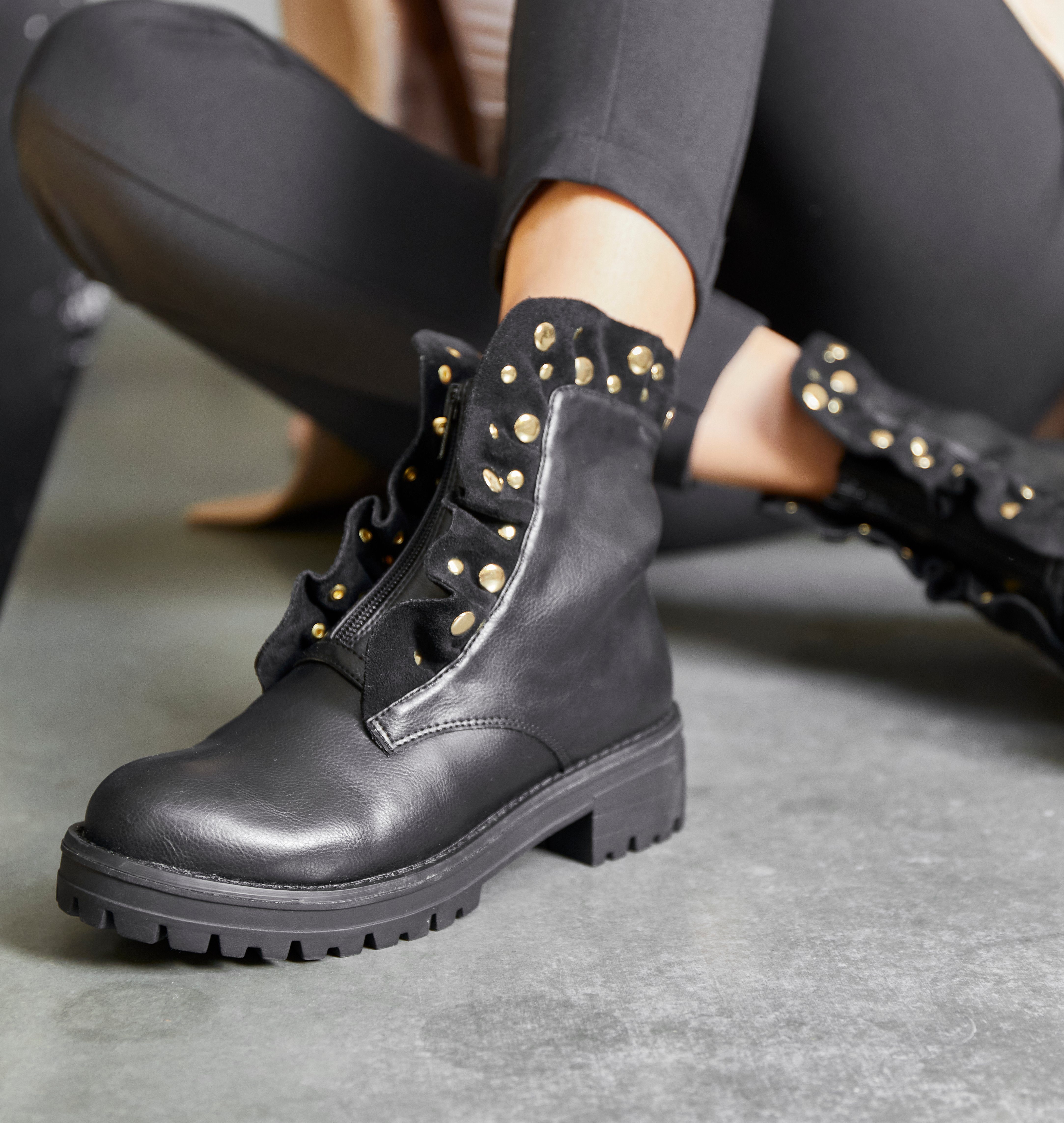Lascana Laarzen met ritssluiting met glinsterende steentjes en kleine ruches, laarsjes, ankle boots