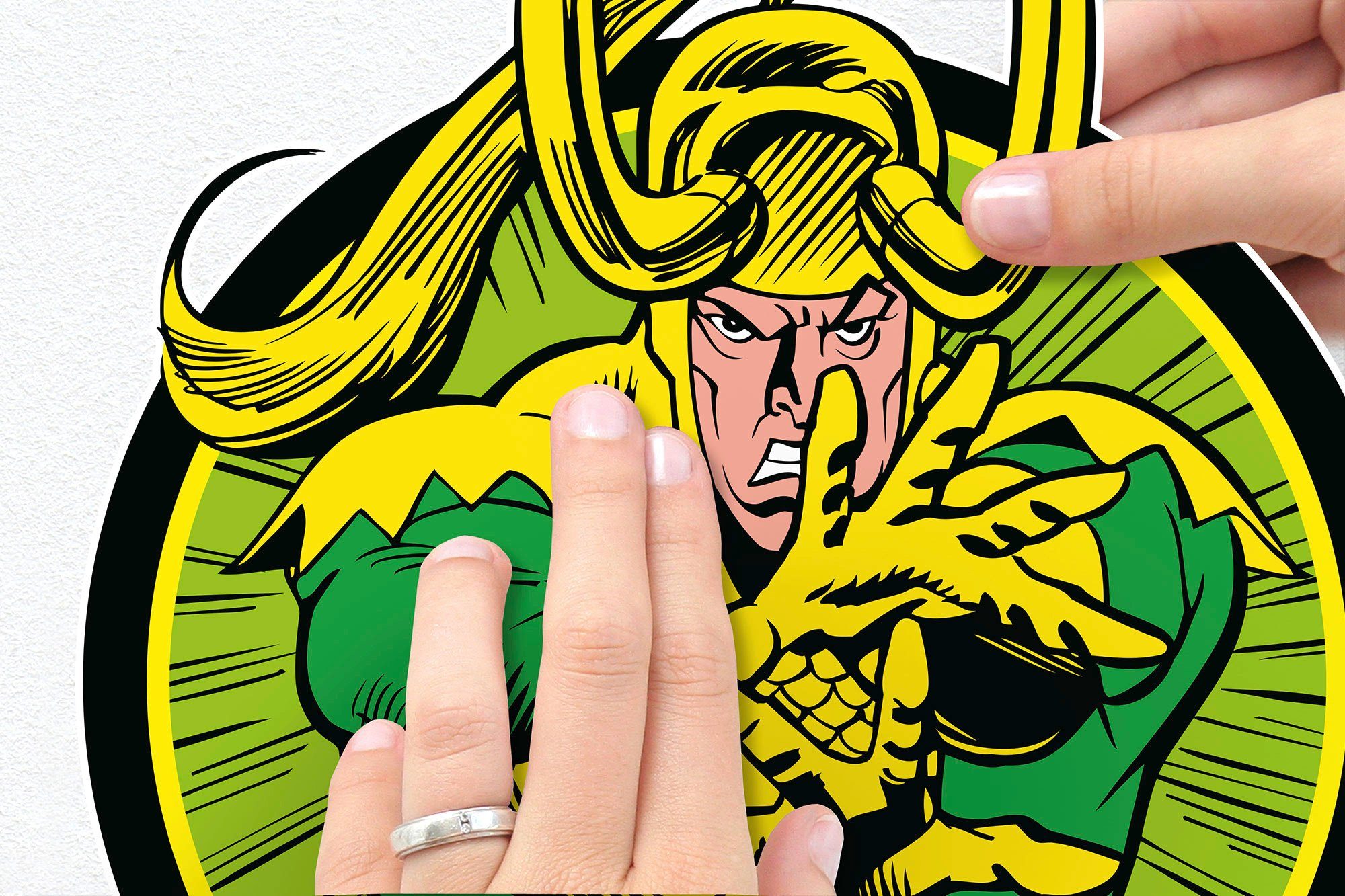 Komar Wandfolie Loki Comic Classic - afm. 50 x 70 cm zelfklevend, wandstickers, kinderkamer (1 stuk)