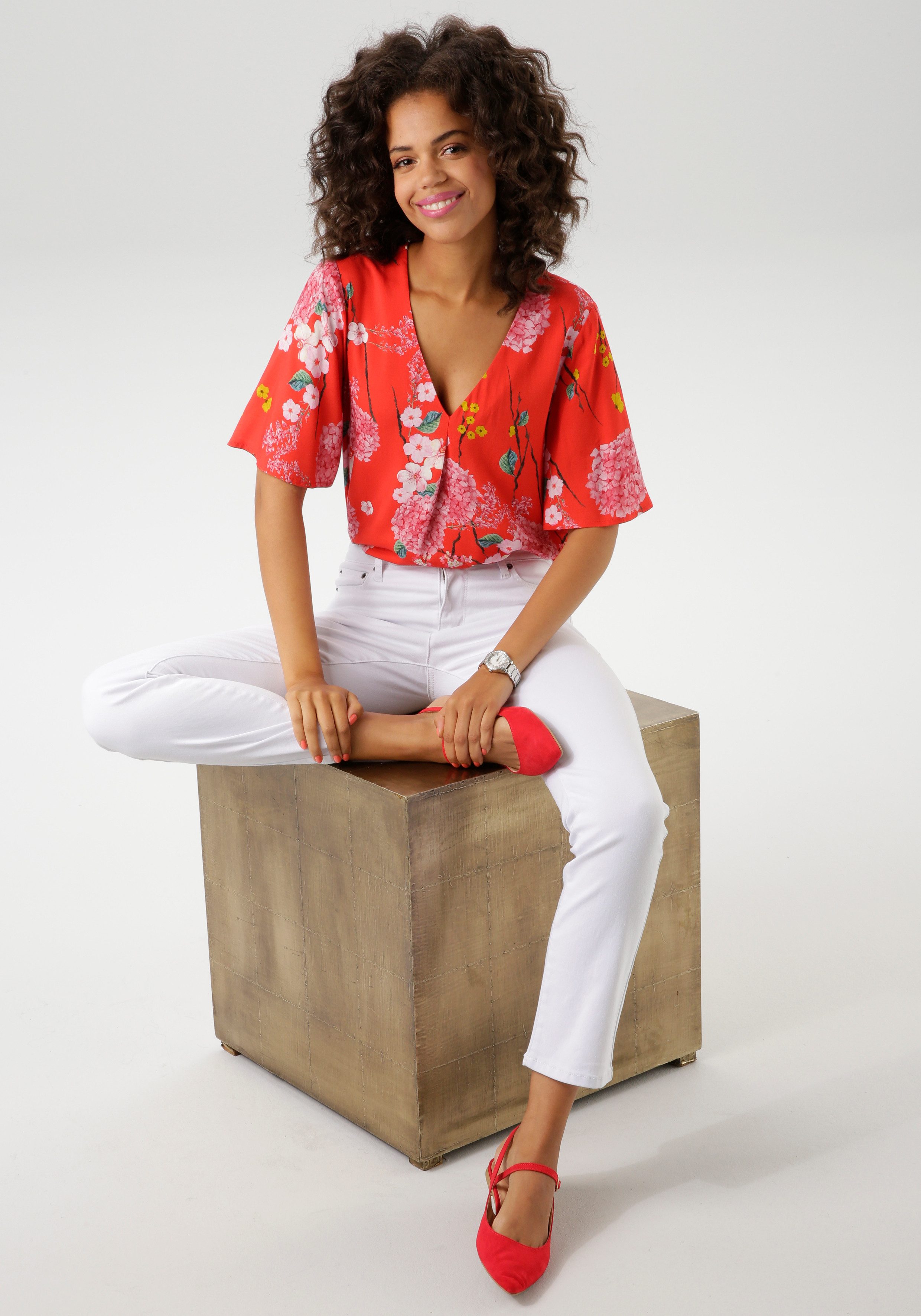 Aniston CASUAL Blouse zonder sluiting met harmonieuze bloemenprint