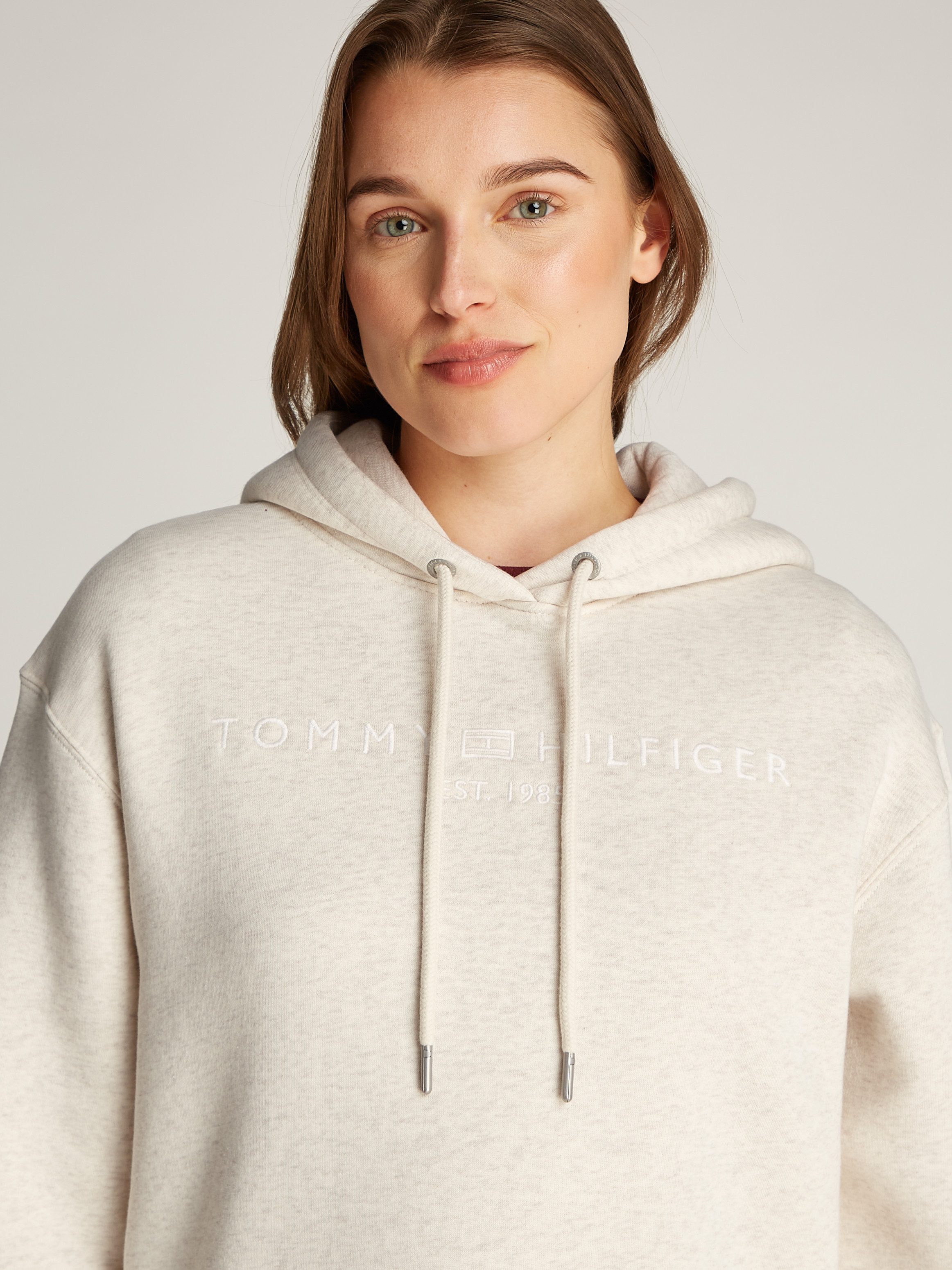 Tommy Hilfiger Hoodie MDRN REG CORP LOGO HOODIE met geborduurd logo-opschrift