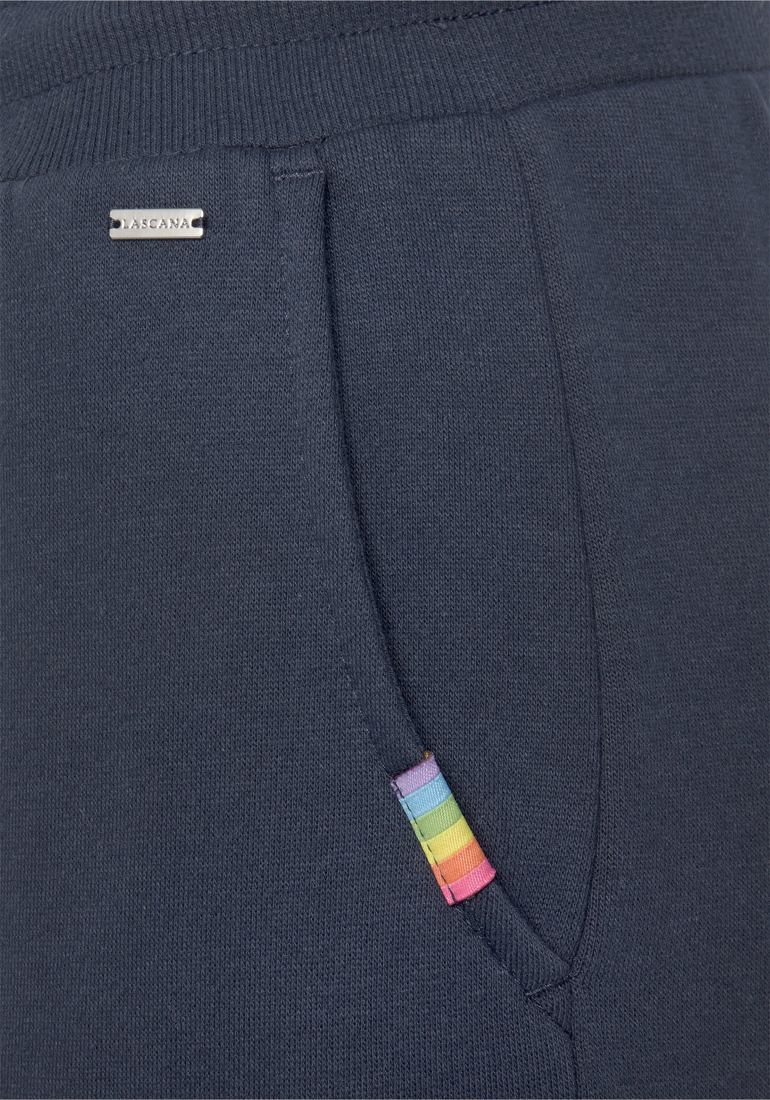 Lascana Loungebroek Pride met regenboogmerk