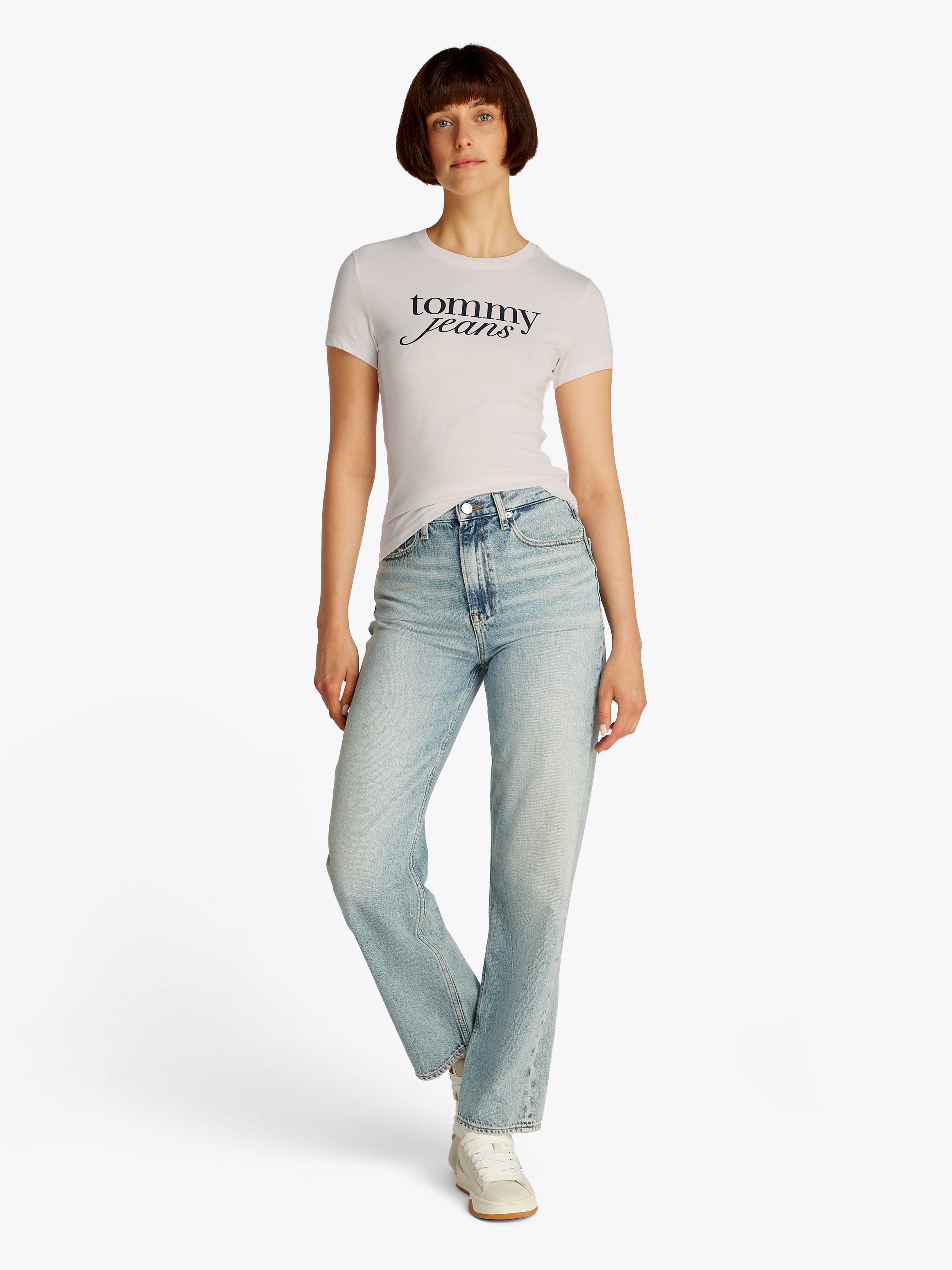 TOMMY JEANS T-shirt met logoprint op borsthoogte