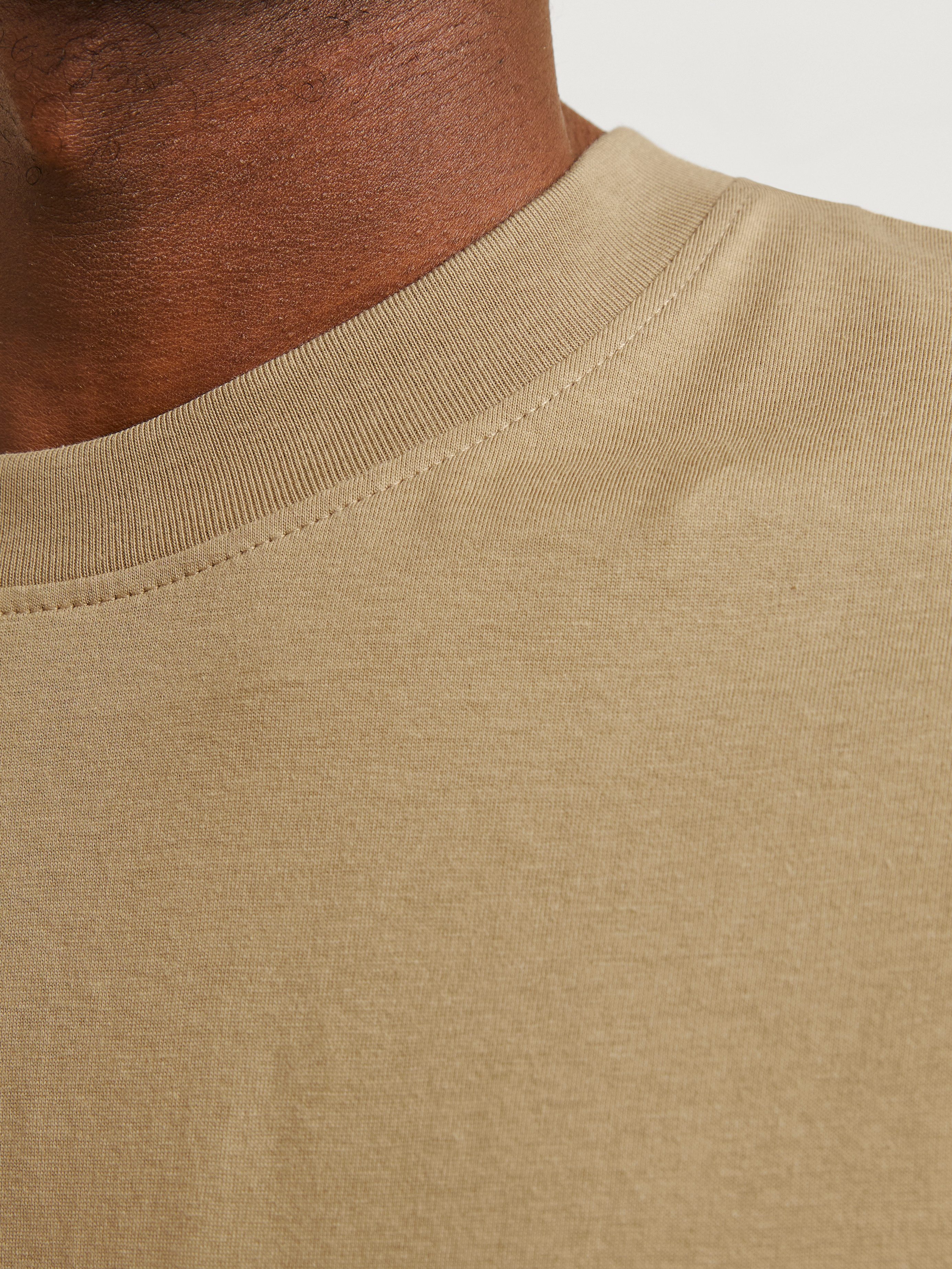 Jack & Jones Oversized shirt JJEBRADLEY TEE SS O-NECK NOOS