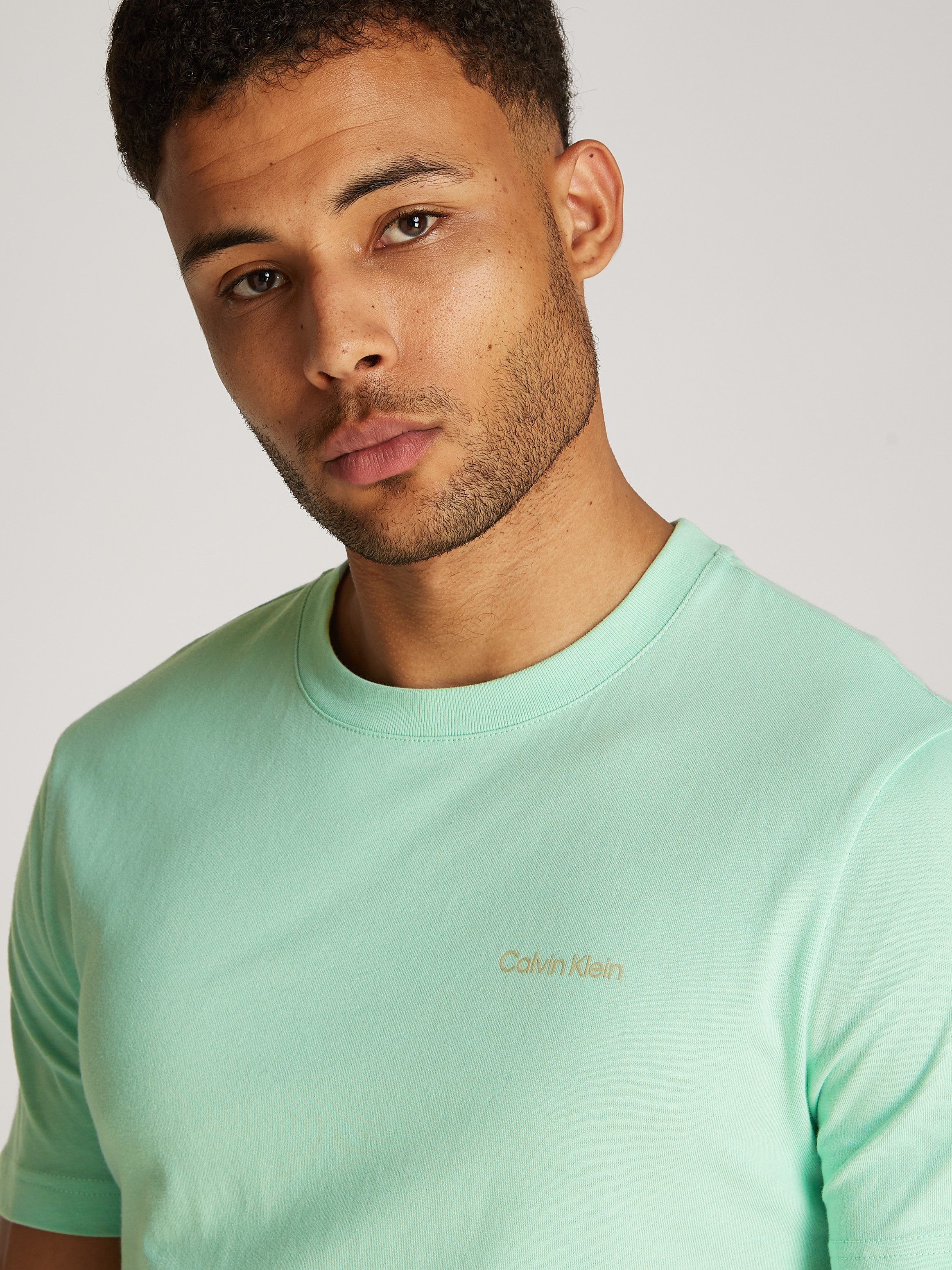 Calvin Klein T-shirt ENLARGED BACK LOGO T-SHIRT