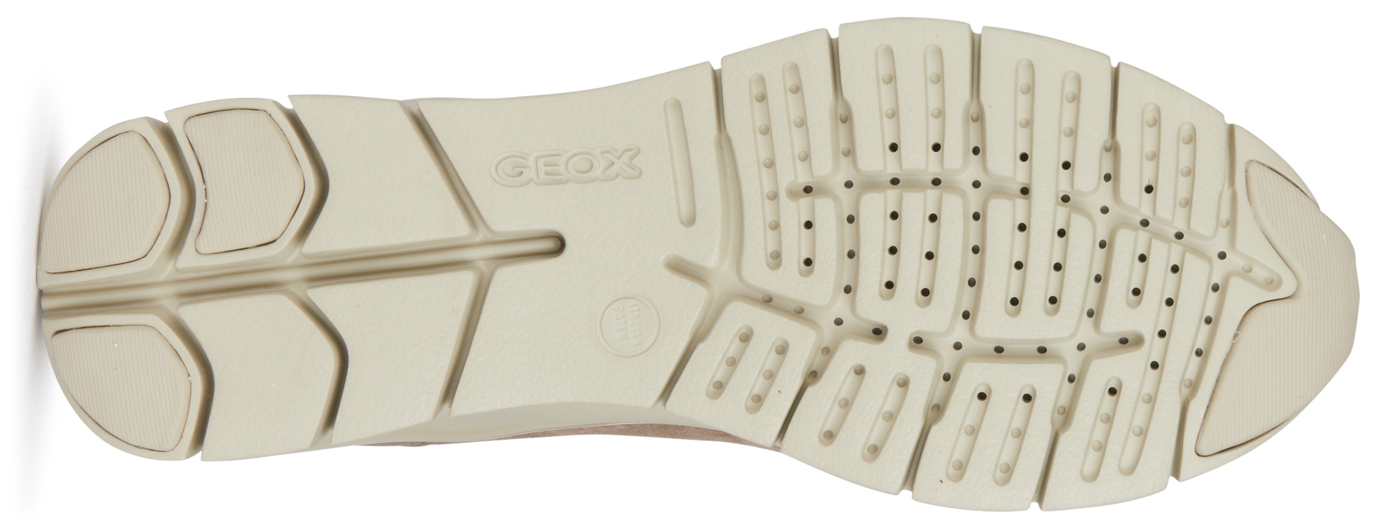 Geox Sneakers D SUKIE met glans, vrijetijdsschoen, lage schoen, veterschoen