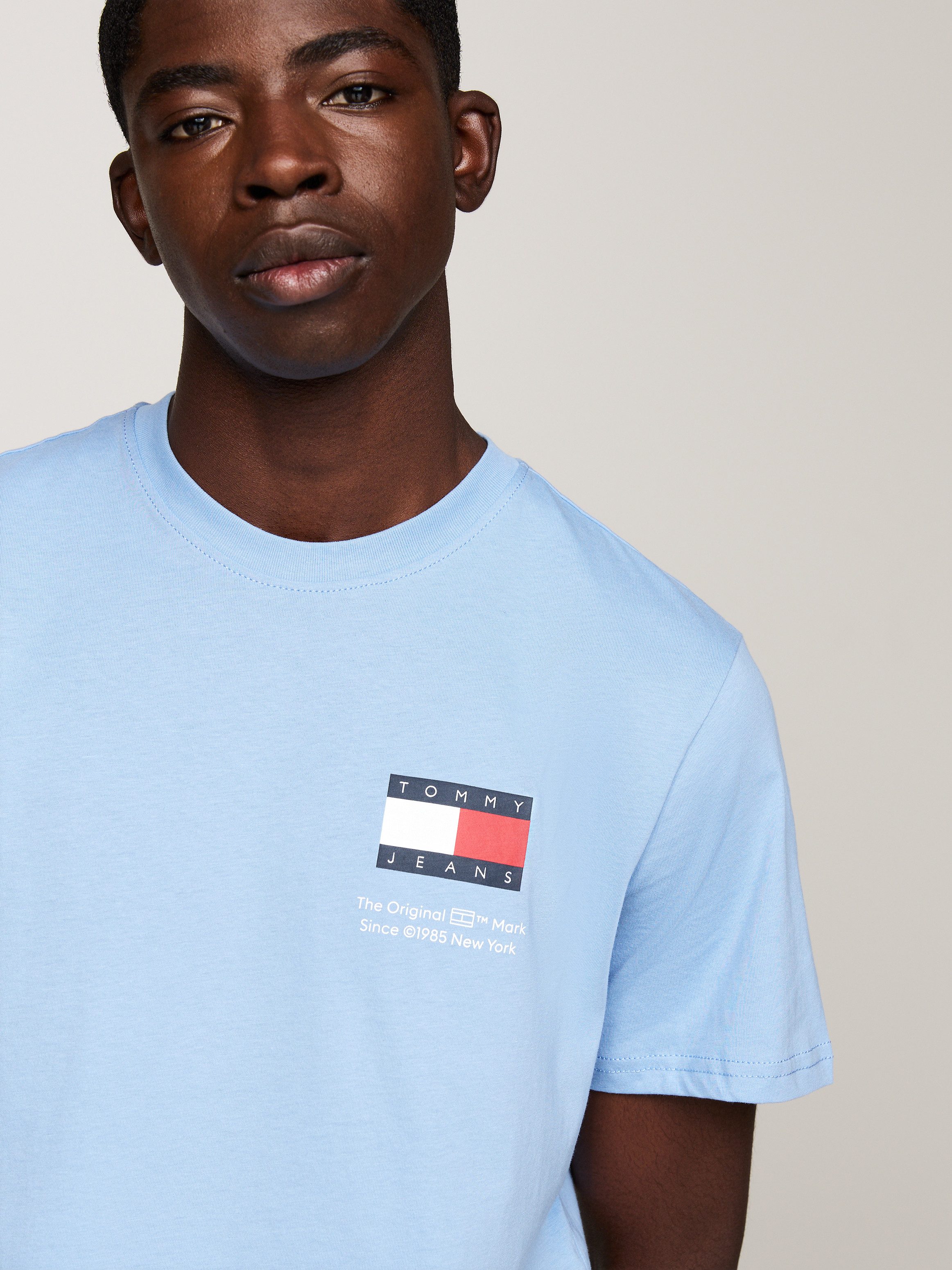 TOMMY JEANS T-shirt TJM SLIM ESSENTIAL FLAG TEE EXT