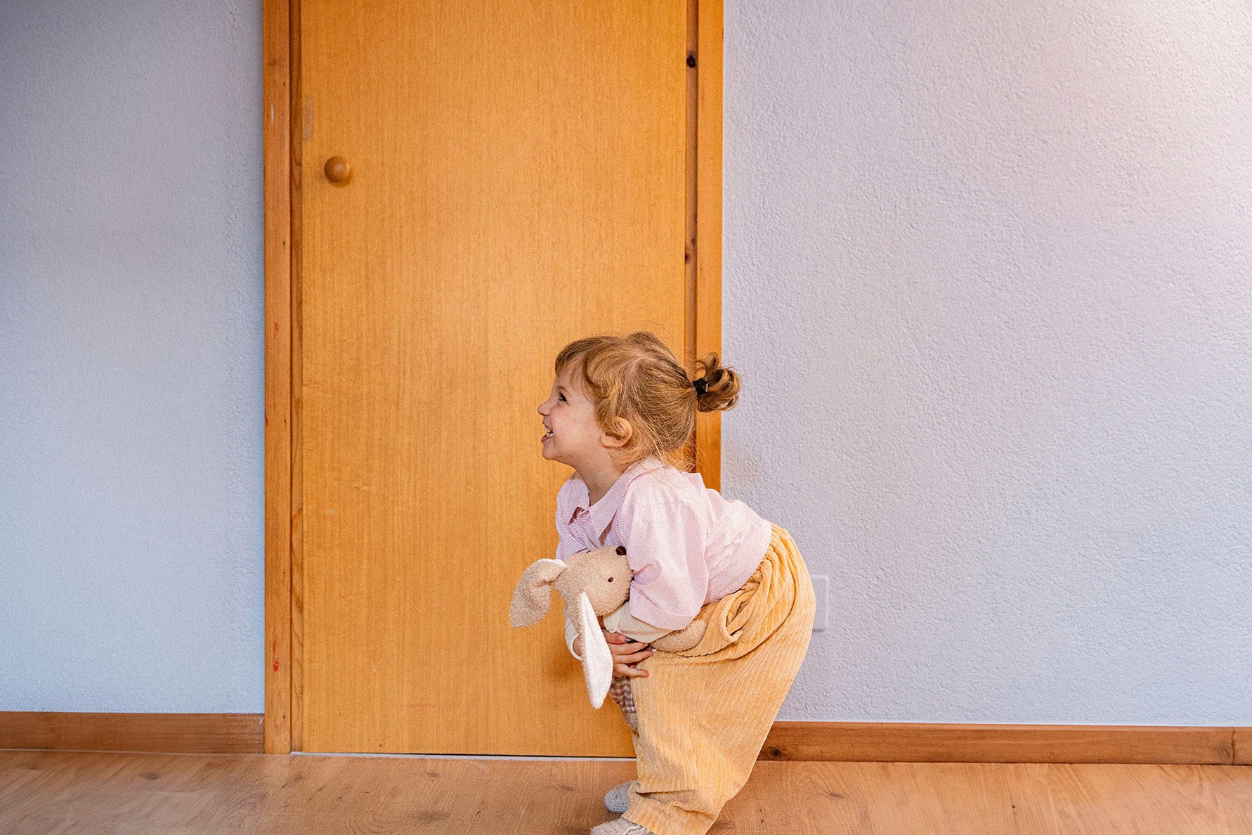 Käthe Kruse Knuffelbeest Hugo haas, staand