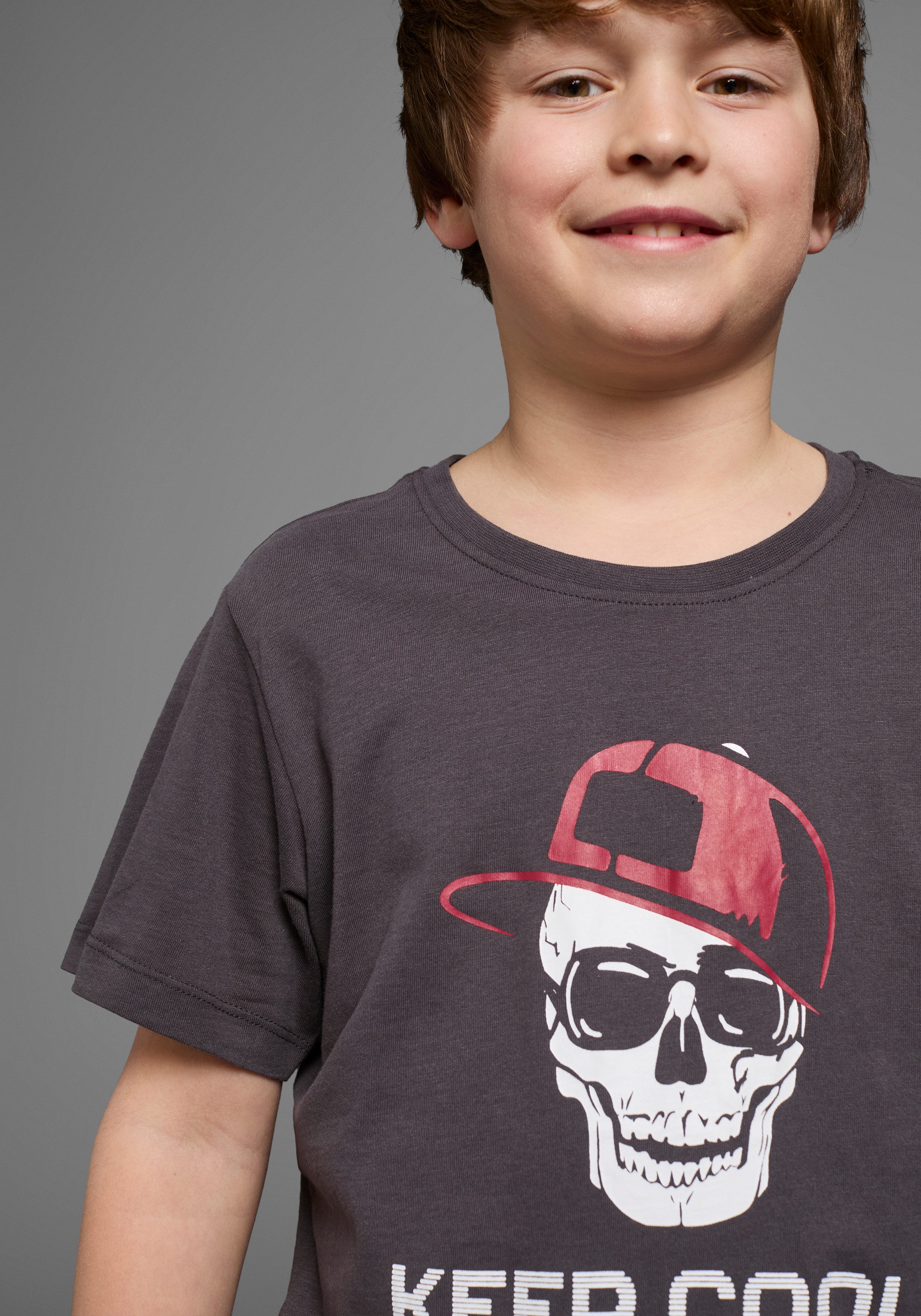 KIDSWORLD T-shirt Met spreuk-print: KEEP COOL... korte mouwen, basic gesneden, ronde hals, van katoen