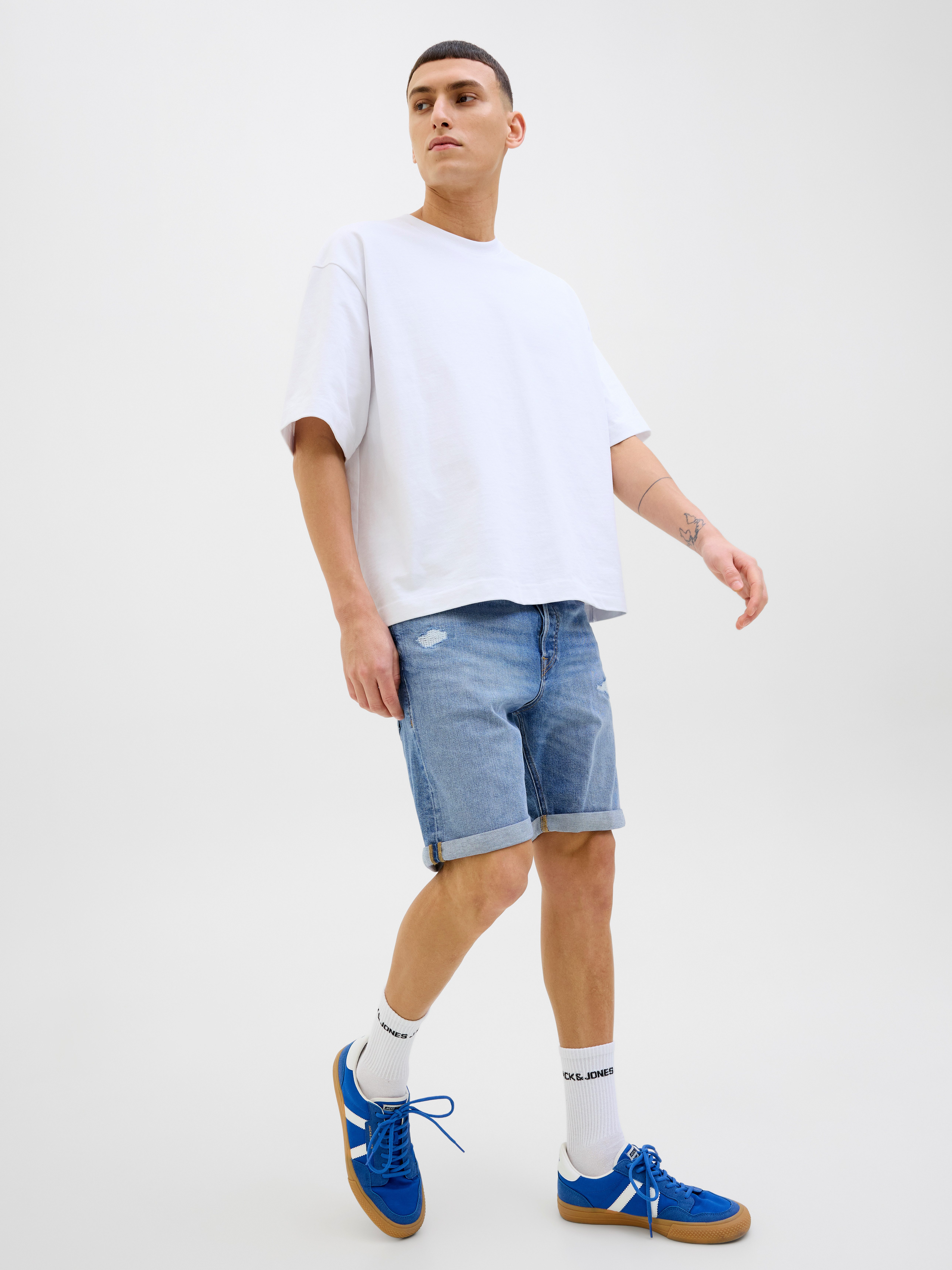 Jack & Jones Short JJIORIGINAL met stijlvolle omslag en knoop