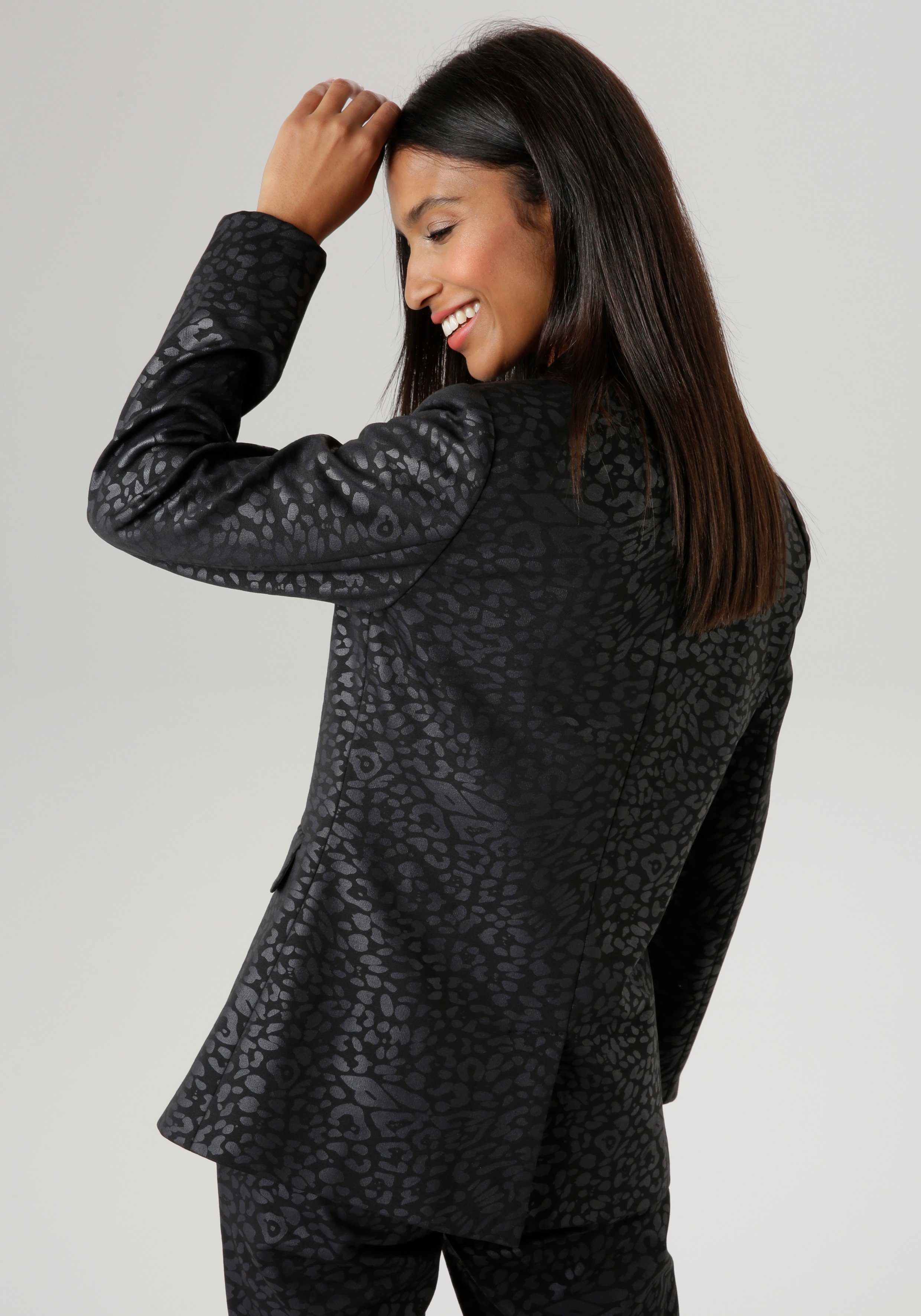 Aniston SELECTED Jasje met licht glanzend dierenprint