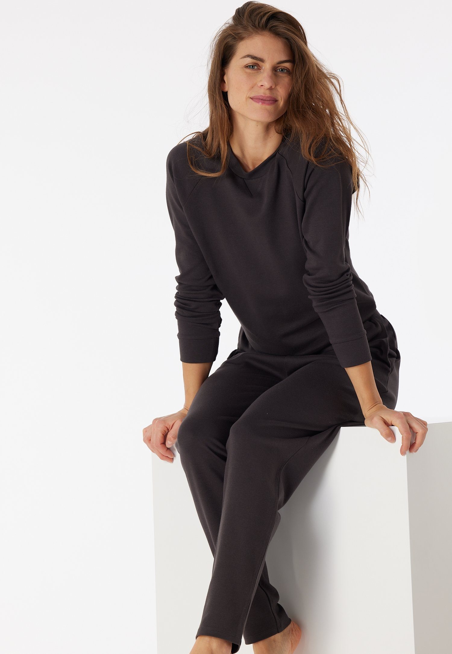 Schiesser Sweatshirt Mix+Relax met ribbelige halslijn met v-vormige inzet aan de voorkant (-)