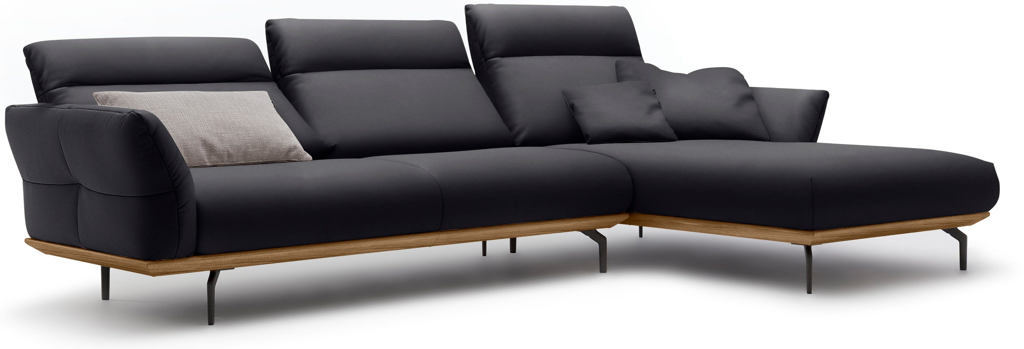 Creation BY ROLF BENZ Hoekbank Hs.460 Sokkel in walnotenhout, onderstel in umbra grijs, breedte 318 cm