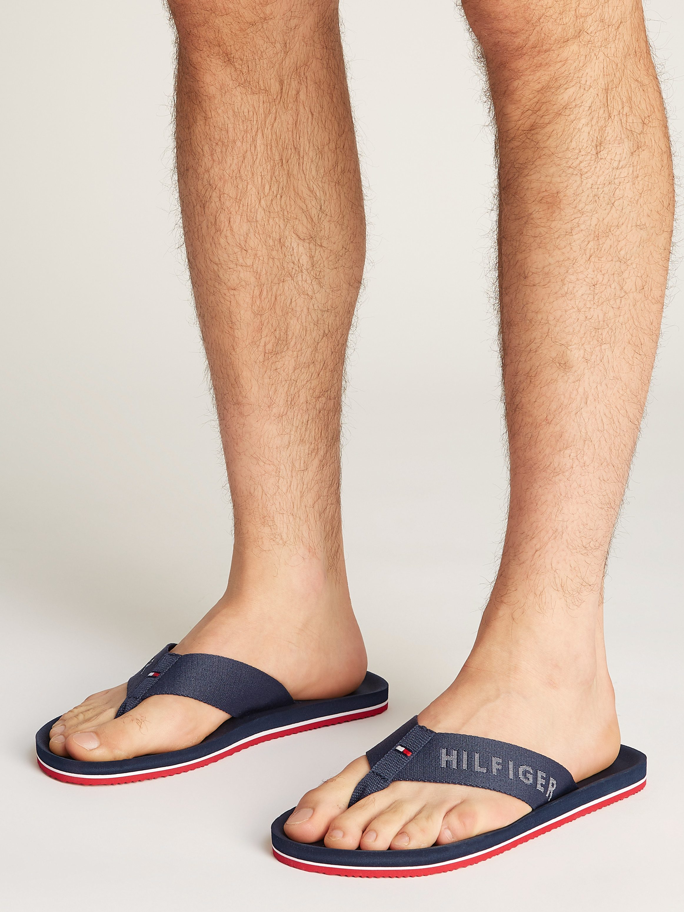 Tommy Hilfiger Teenslippers COMFORT HILFIGER BEACH SANDAL dianette, badslipper, instapschoen met logo-inscriptie