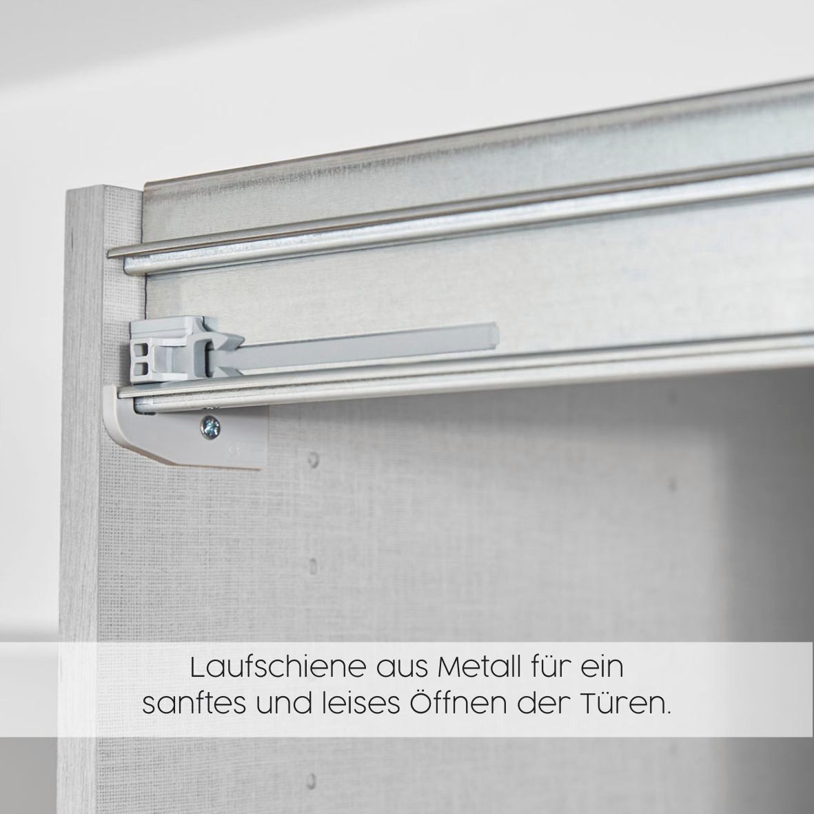 rauch Schuifdeurkast Kledingkast Kast Garderobe CORTONA inclusief indeling, 2 stoffen dozen en extra planken