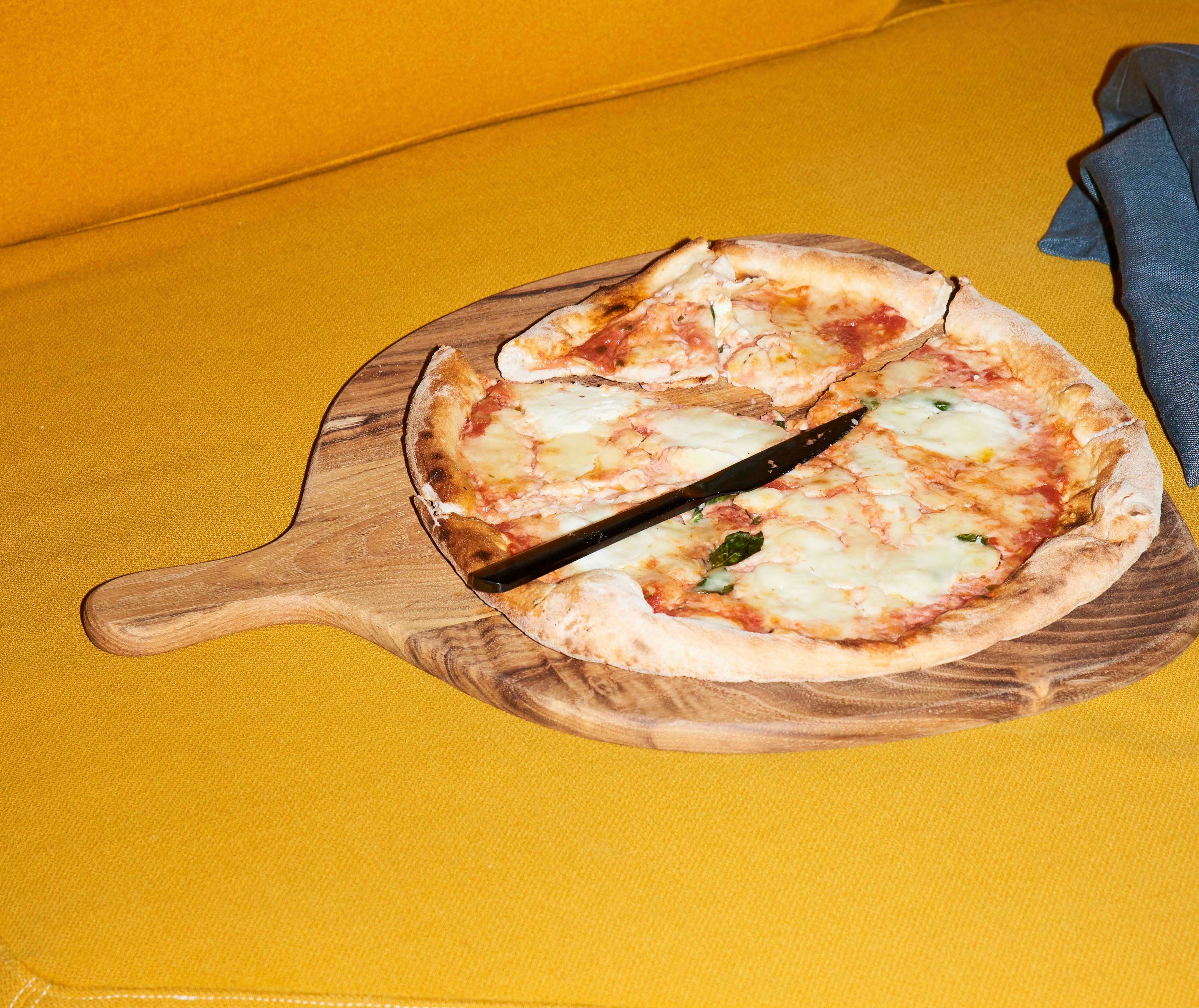 aida RAW Pizza snijplank RAW Teak organisch design