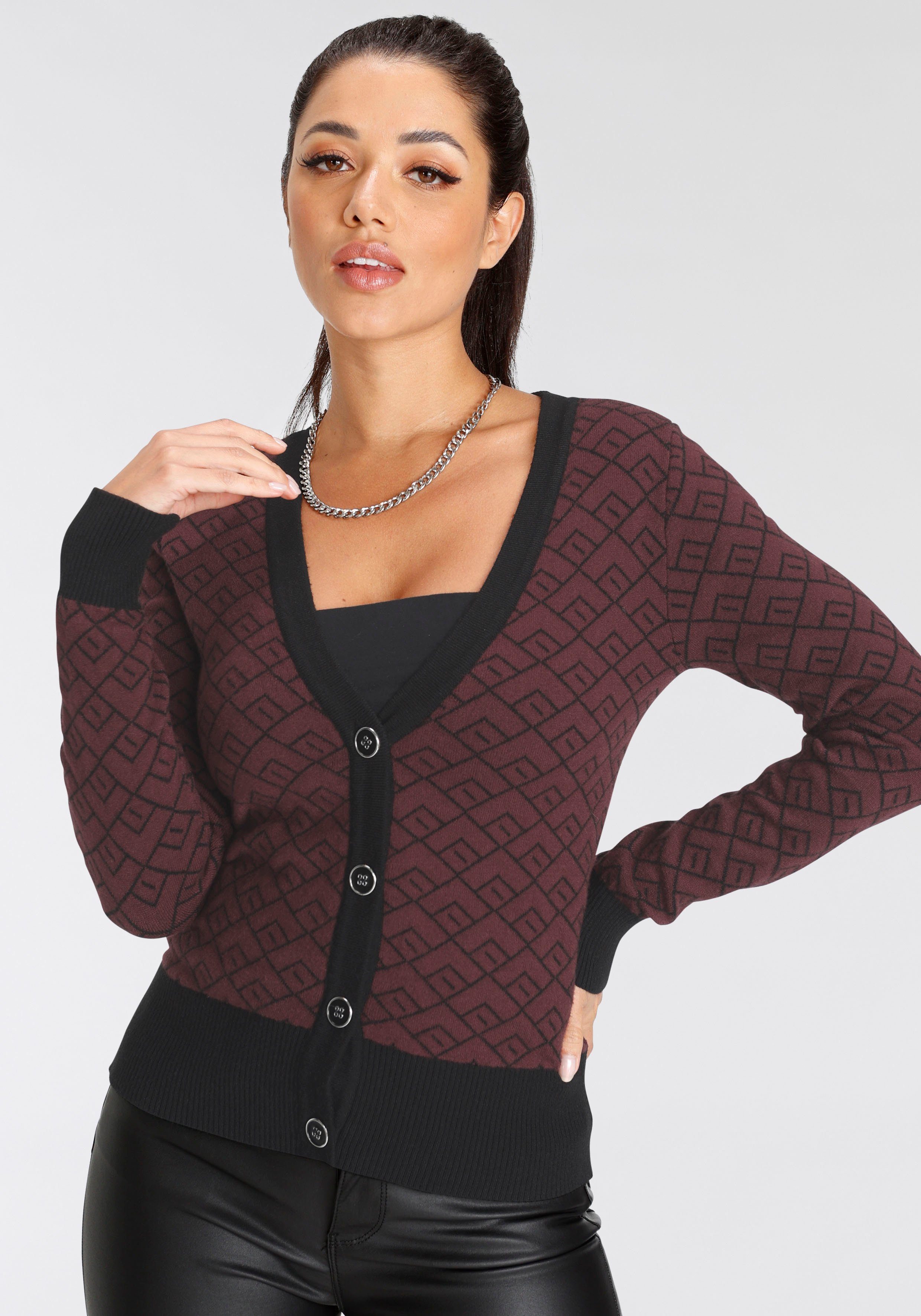 Melrose Vest met contrasterende details en knopen