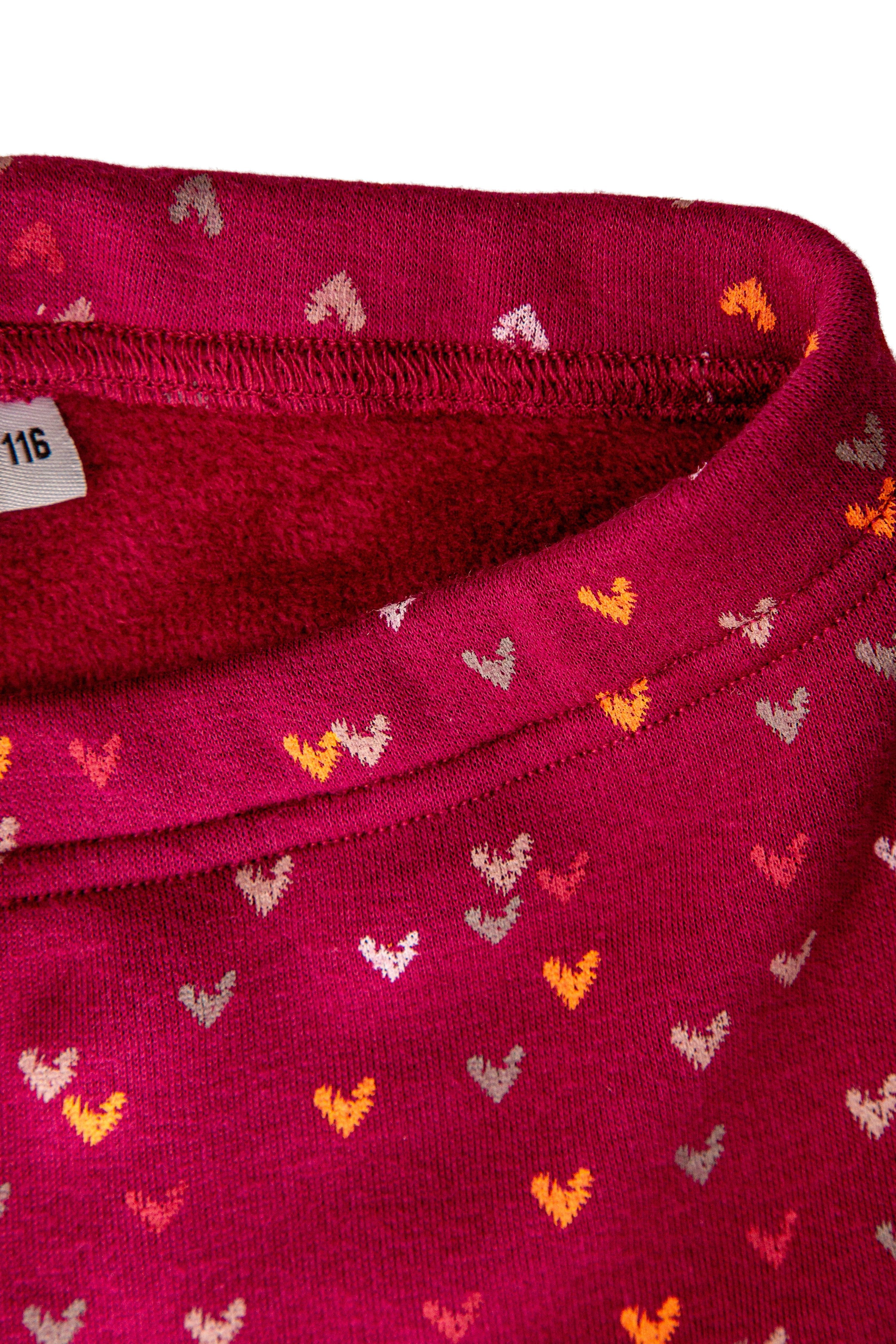 happy girls Tricotlegging in schattige hartjes-allover