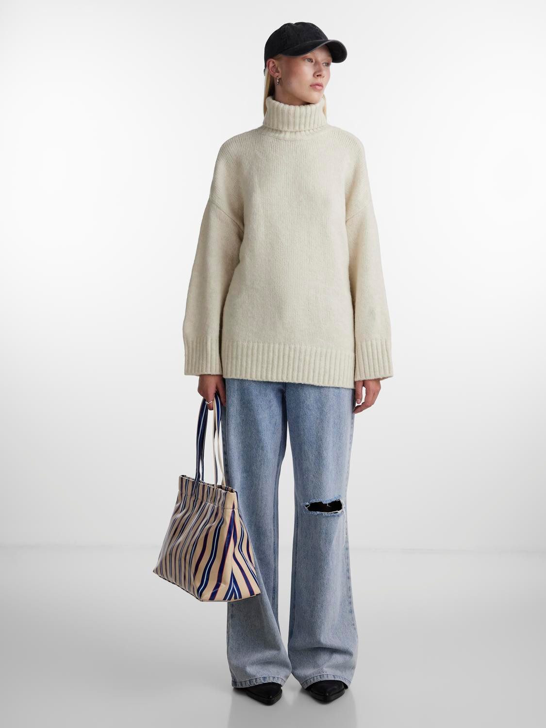 pieces Coltrui PCNANCY LS LOOSE ROLL NECK KNIT NOOS BC