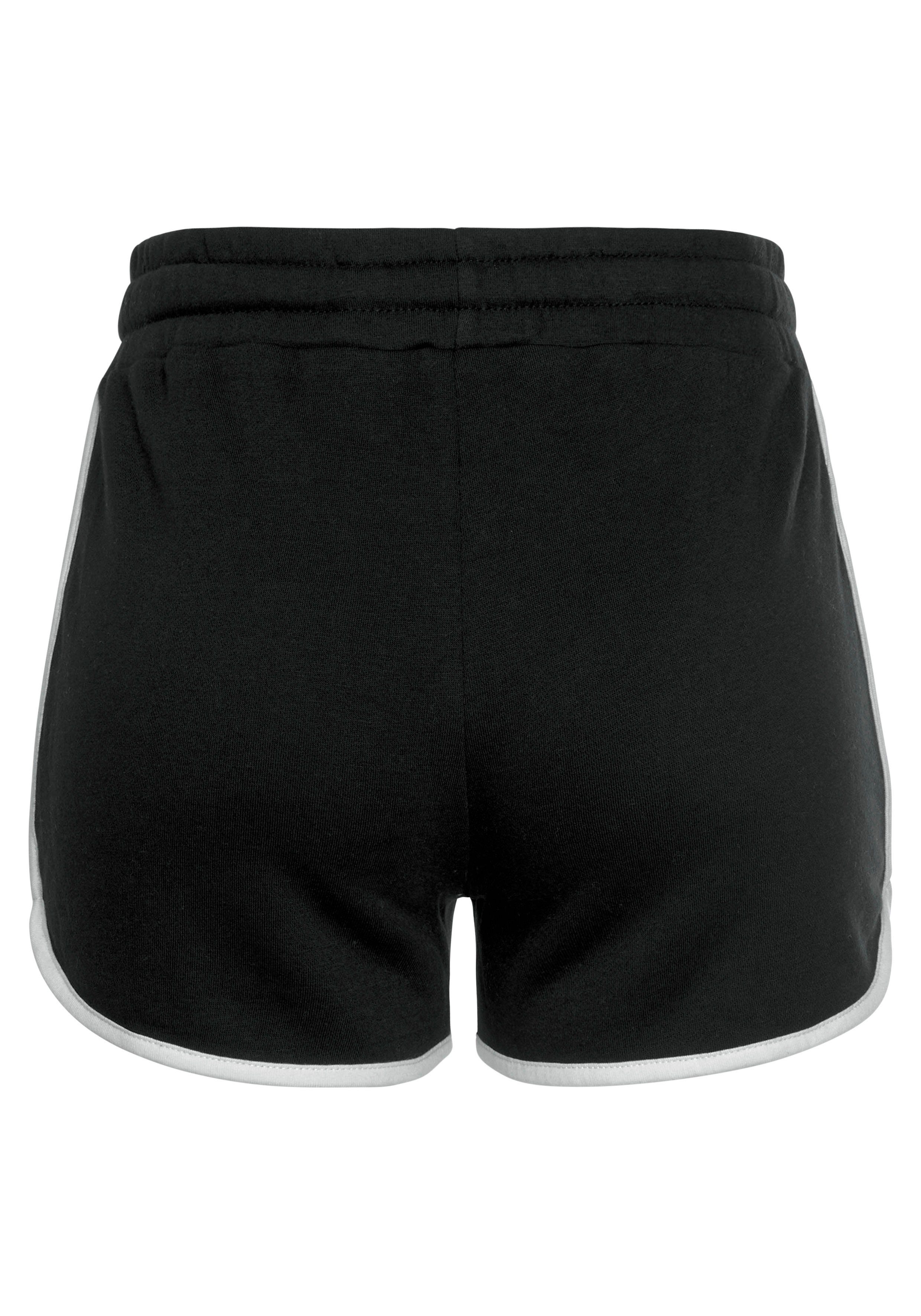 Lascana Relaxshorts met contrastpaspels, loungepak