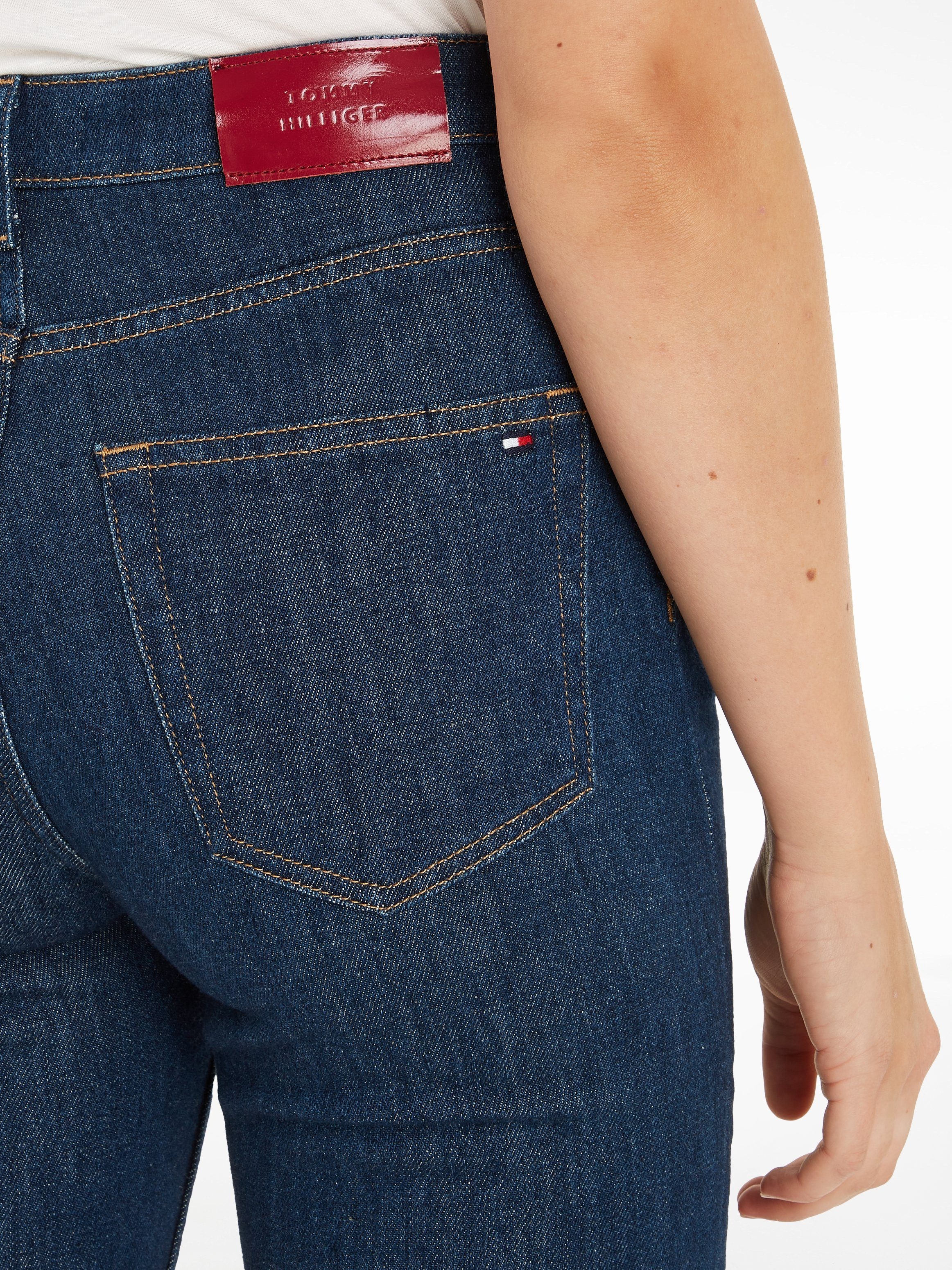 Tommy Hilfiger Straight jeans CLASSIC STRAIGHT HW met leren tommy hilfiger badge