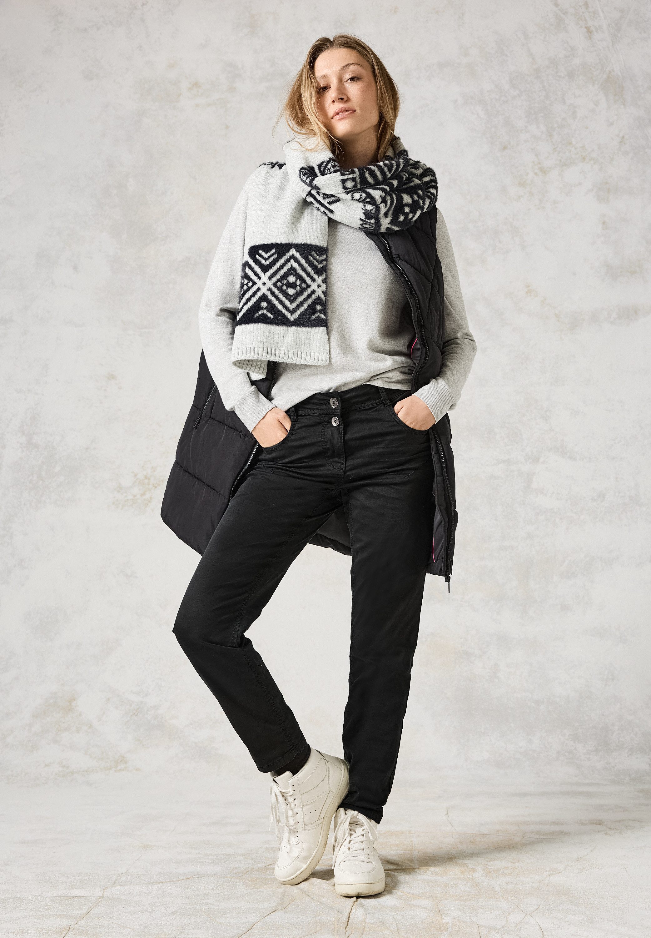 Cecil Chino Stijl Scarlett