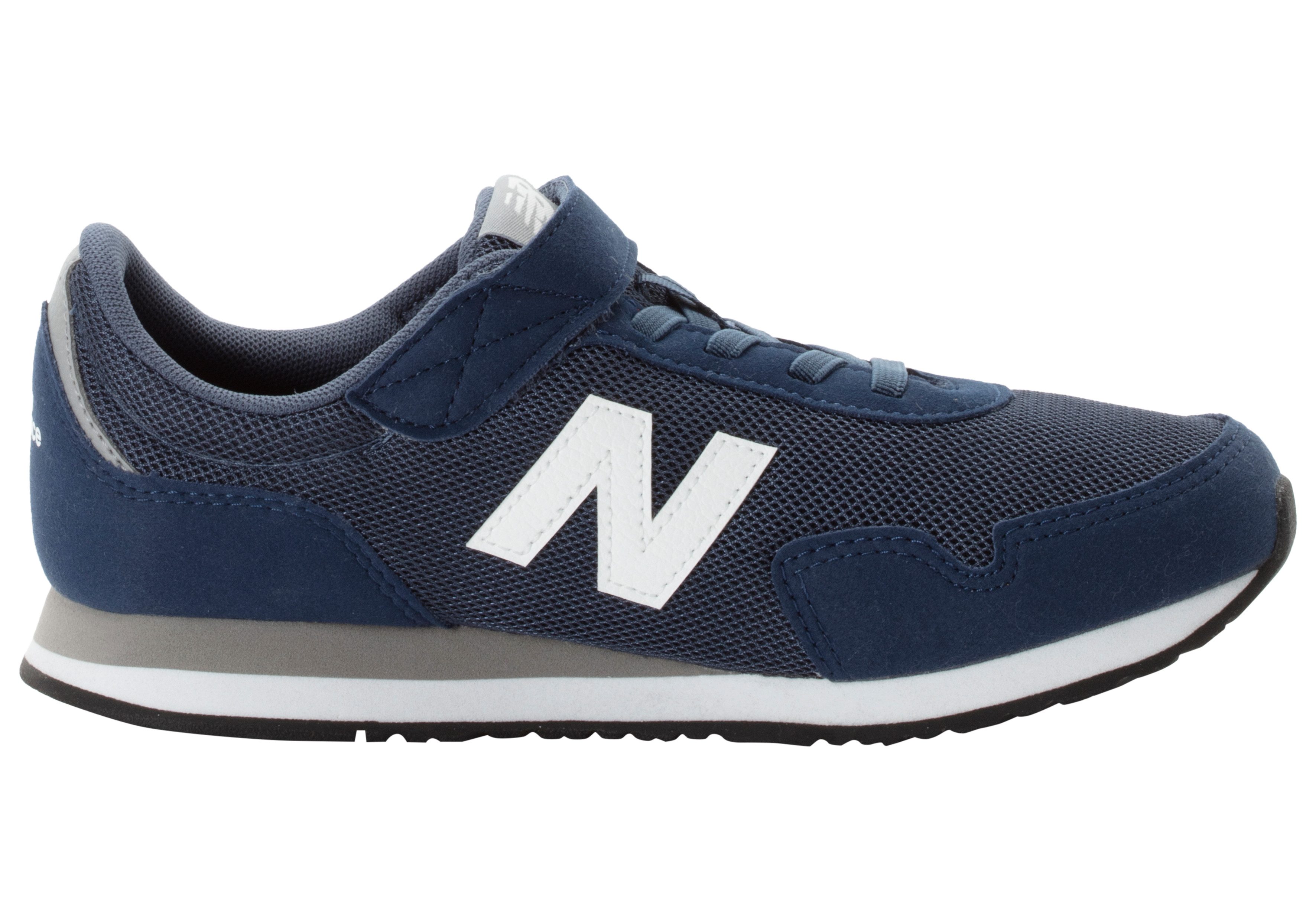 New Balance Sneakers PV32