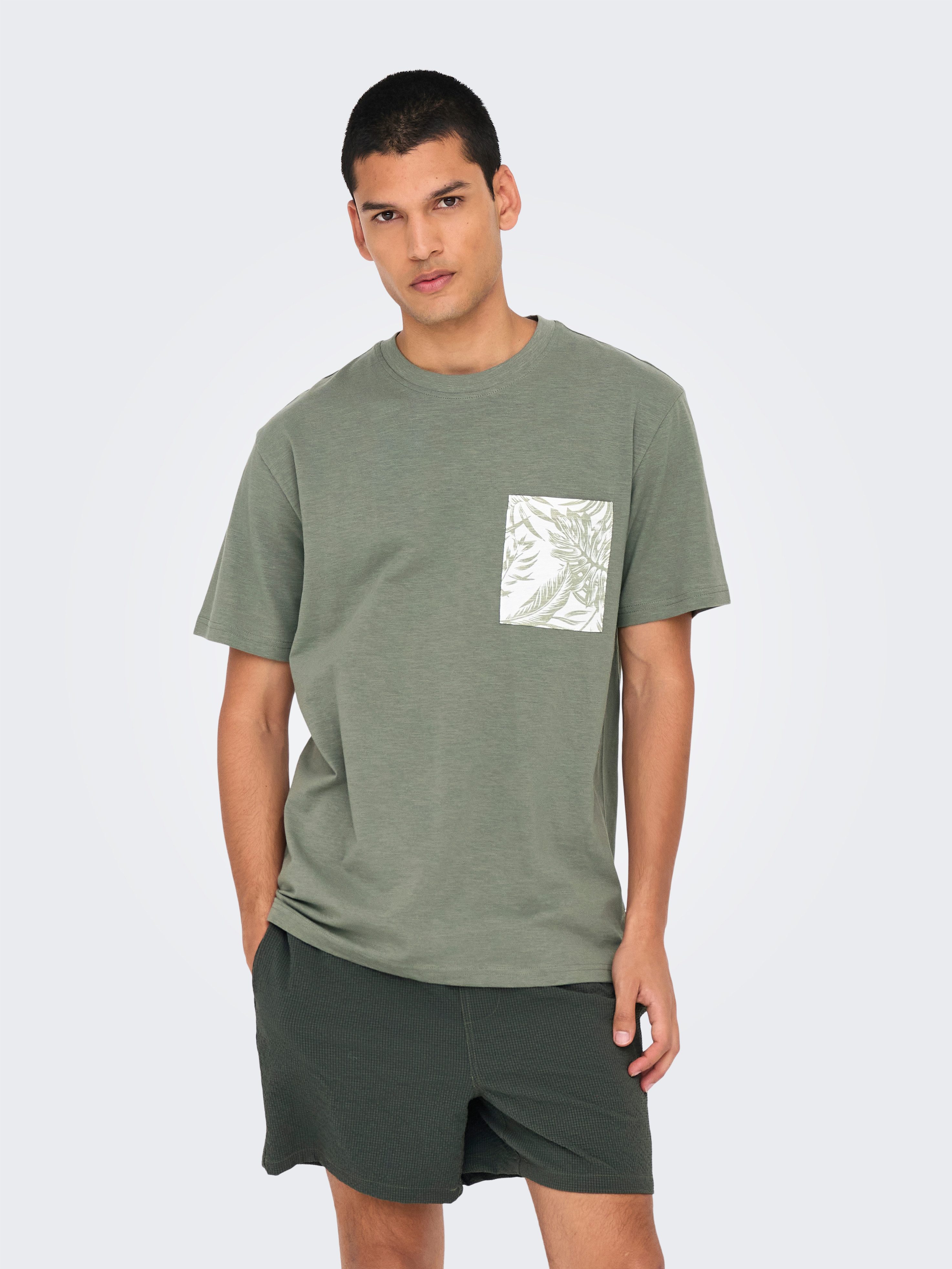 ONLY & SONS Shirt met ronde hals ONSPERRY LIFE REG LEAF POCKETTEE