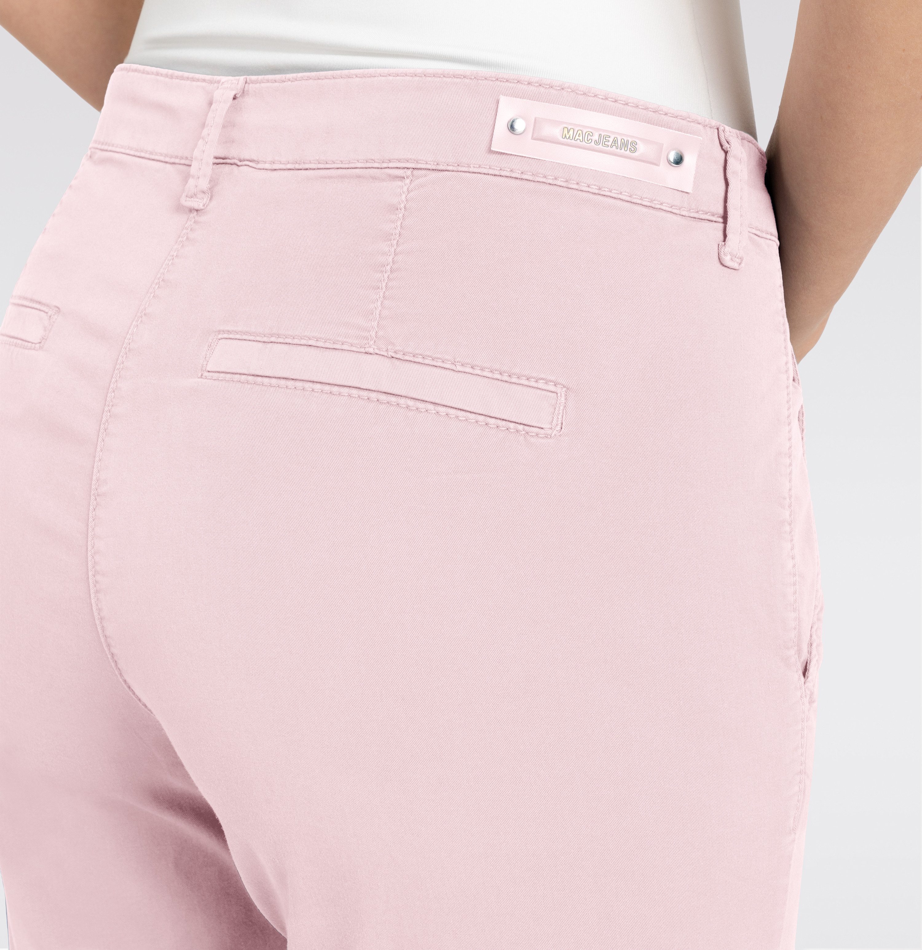 MAC Chino turn up met subtiele glans, elegant en sportief tegelijk