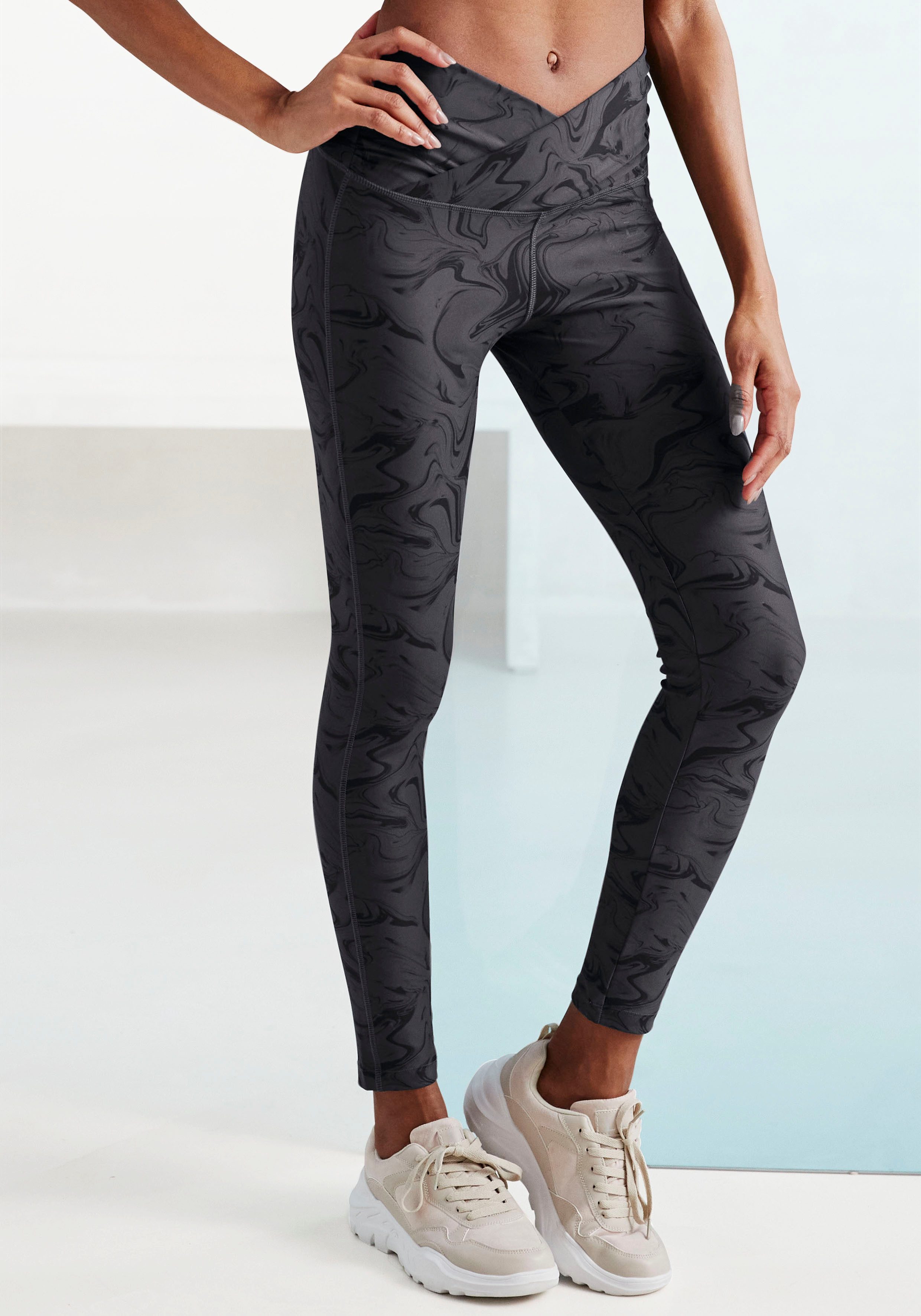 active by Lascana Functionele legging -Sportleggings Sportleggings met allover print dames hardloopbroeken maat XL (48/50) zwart